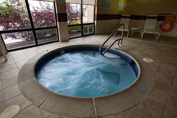 Pool - Hampton Inn Napanee