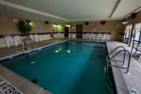 Pool - Hampton Inn Napanee