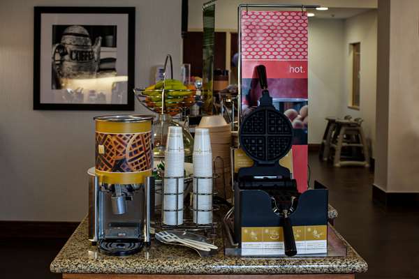 Restaurant - Hampton Inn Napanee