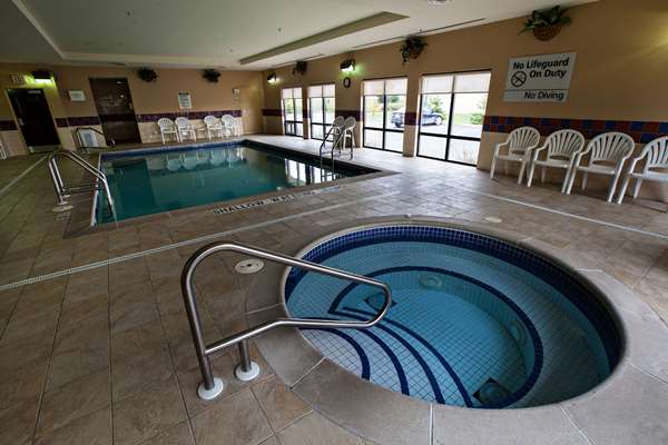 Pool - Hampton Inn Napanee