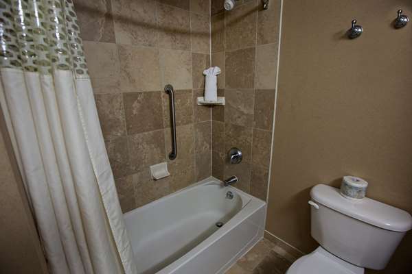  - Hampton Inn Napanee