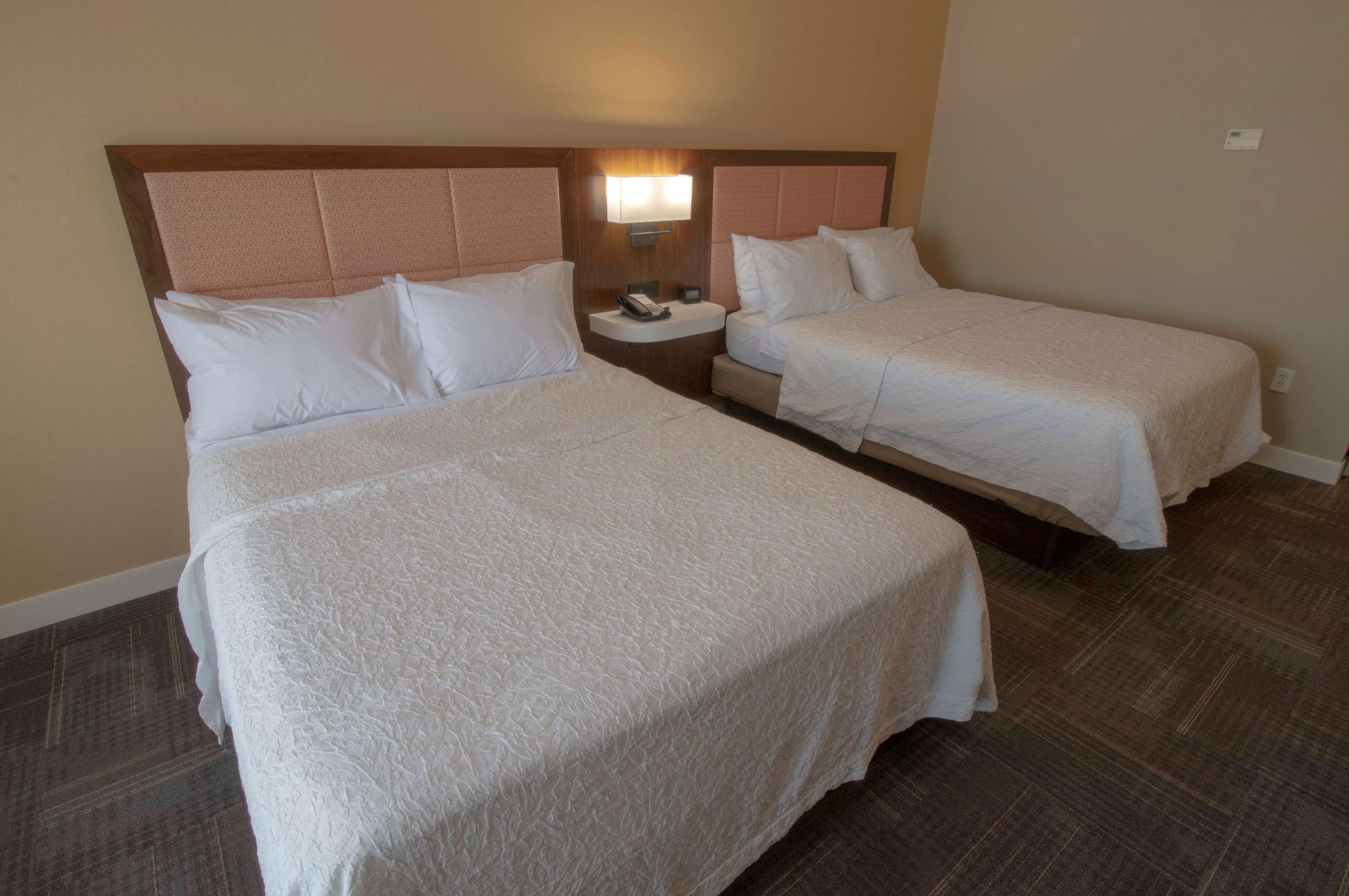 Hampton Inn & Suites Chesapeake-Battlefield Boulevard Room Type - 2QN MOB HEARING ACC TUB NS