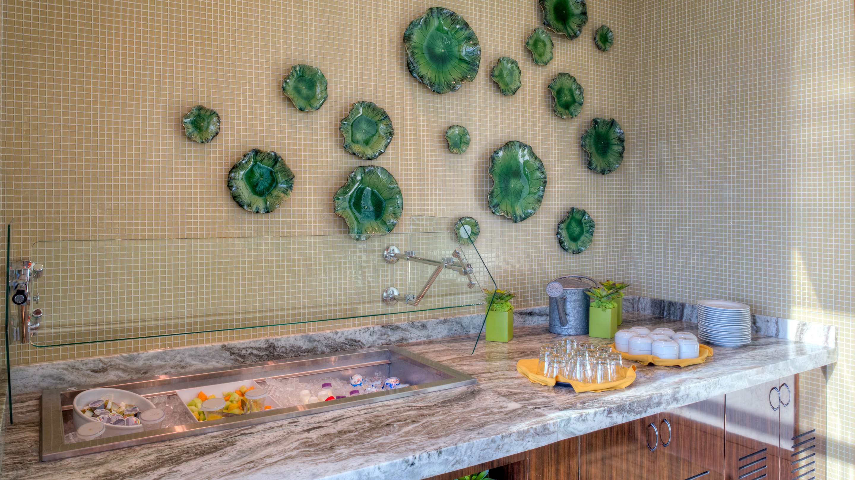 Restaurant | Hilton Garden Inn Virginia Beach Oceanfront