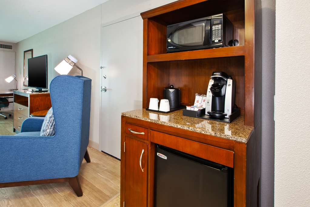 Hilton Garden Inn Virginia Beach Oceanfront Room Type - 1 KING HEAR LG OCEANFRONT