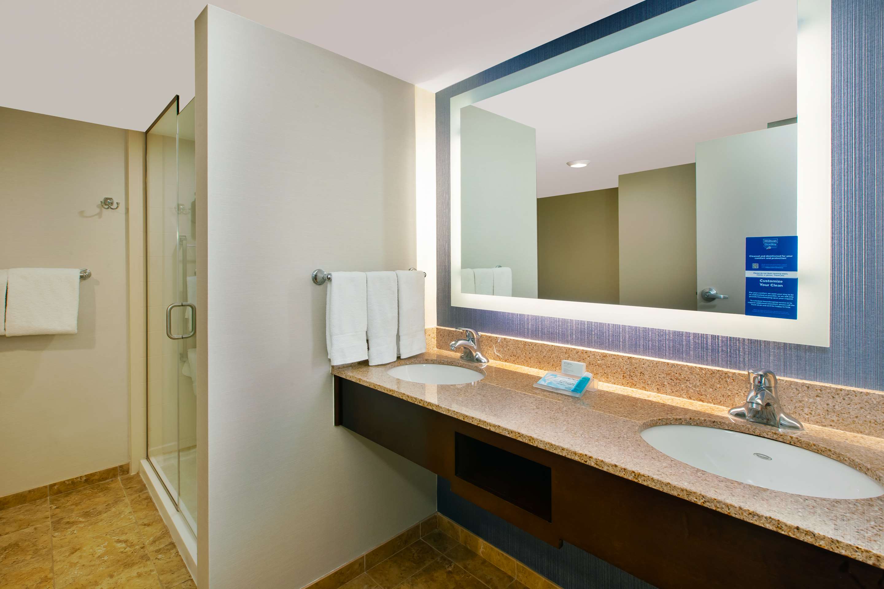 Guest room bath