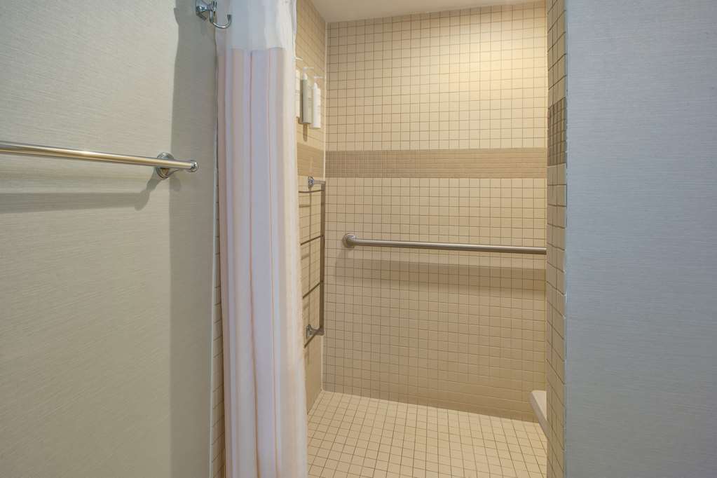Hilton Garden Inn Virginia Beach Oceanfront Room Type - 2Q MOB HEAR STE RIS OCNFRN