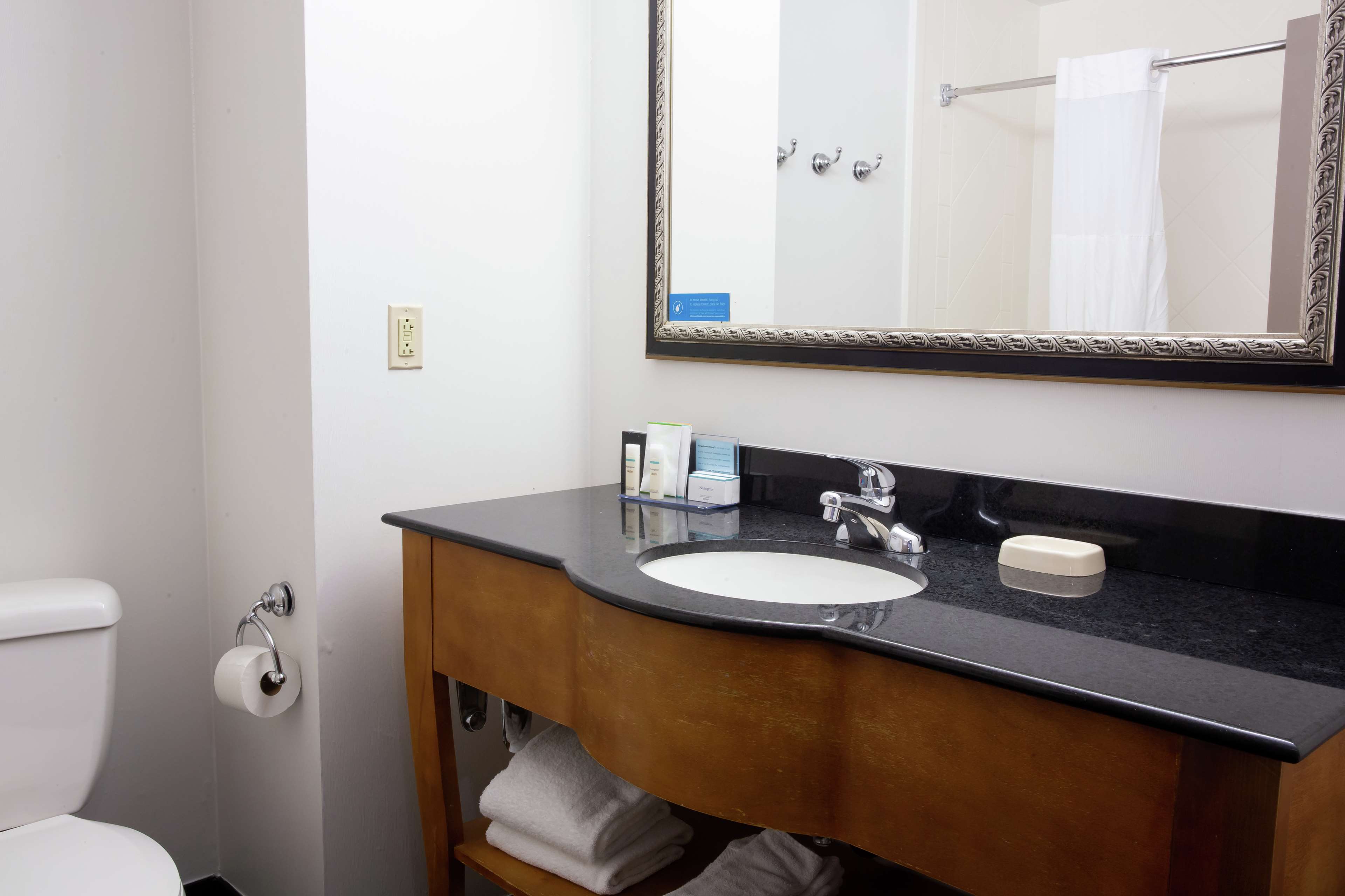 Hampton Inn & Suites Chesapeake-Square Mall Room Type - 2 QNS STUDIO SUITE NONSMOK