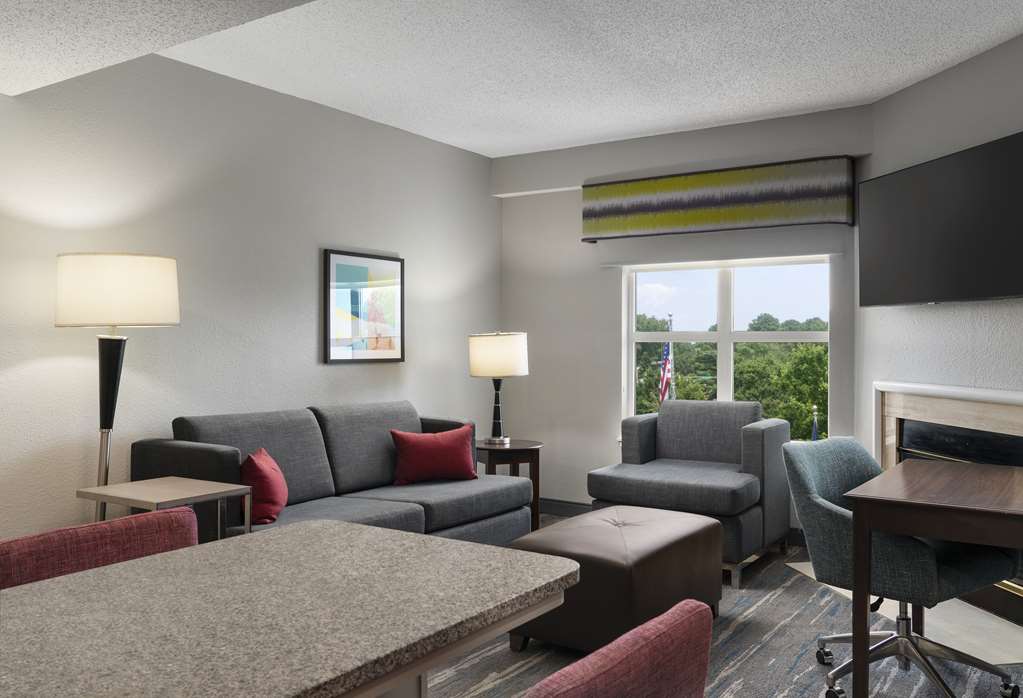 Hampton Inn &amp; Suites Newport News-Arpt-Oyster-guestroom-Guest Room,On-Site.jpg