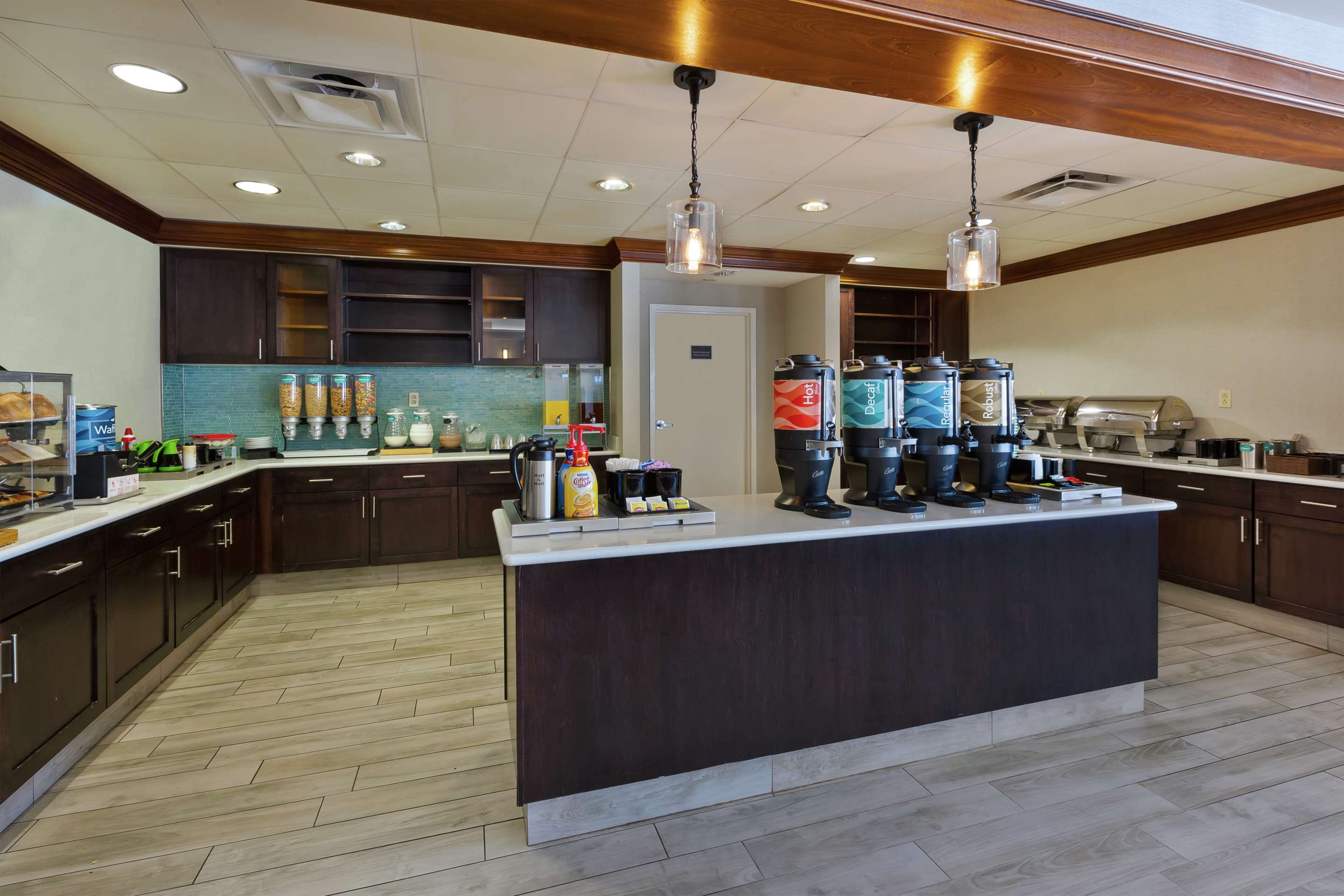 Breakfast Area | Homewood Suites by Hilton Chesapeake-Greenbrier