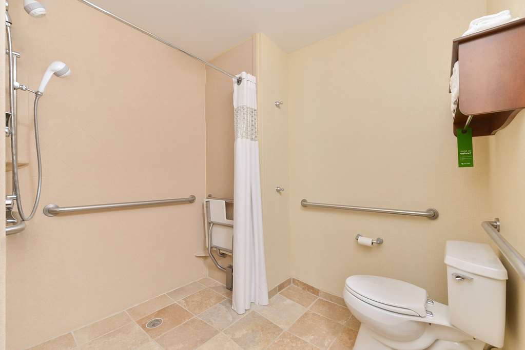 Hampton Inn by Hilton OTTUMWA - Tap to explore photos