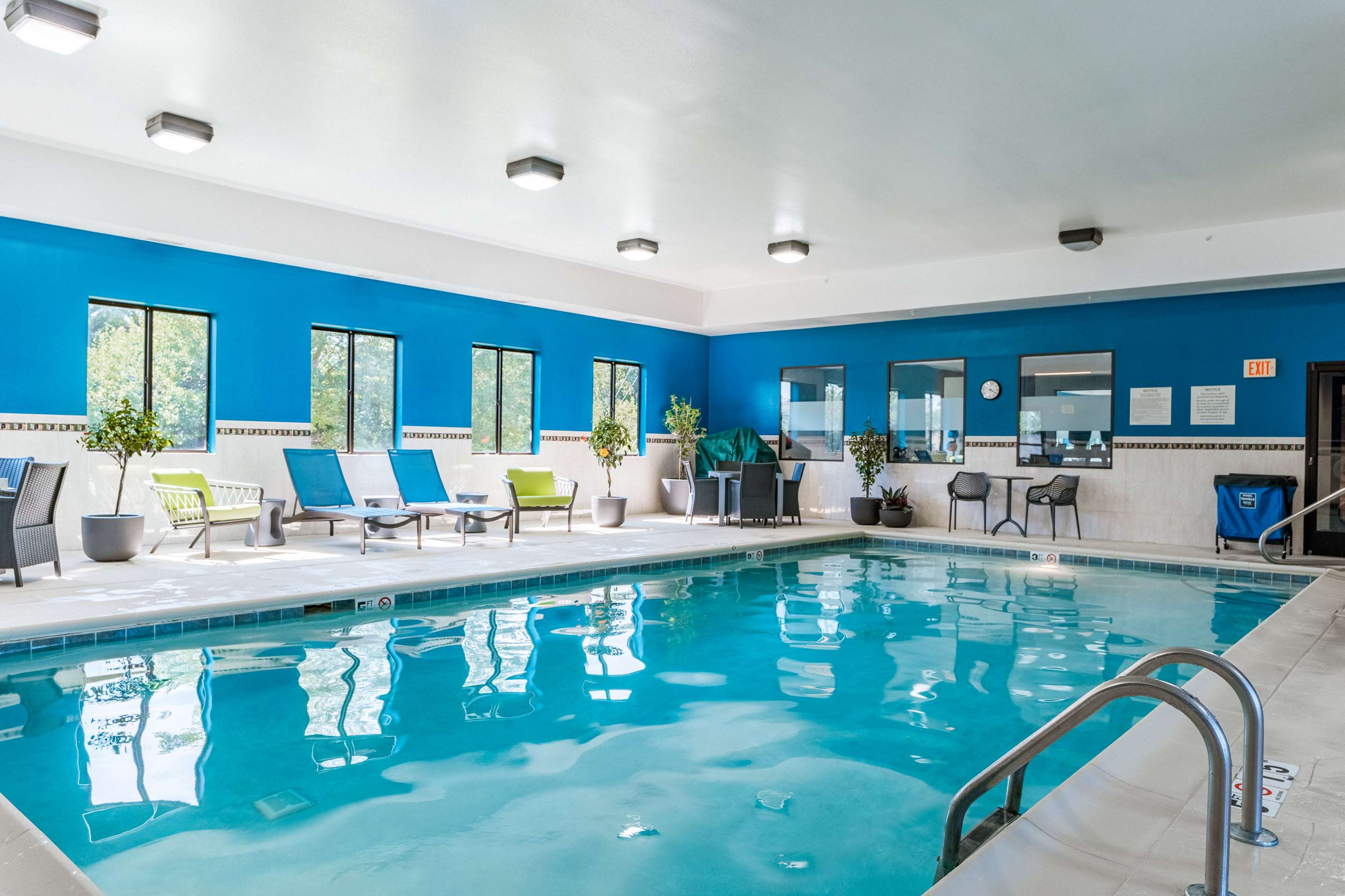 Pool | Hampton Inn Ottawa (Starved Rock Area)