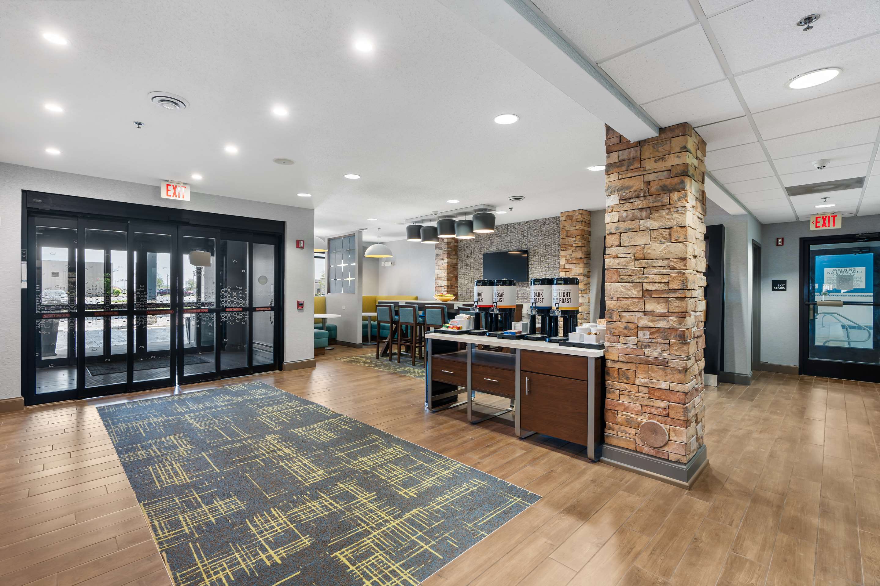 Lobby | Hampton Inn Ottawa (Starved Rock Area)