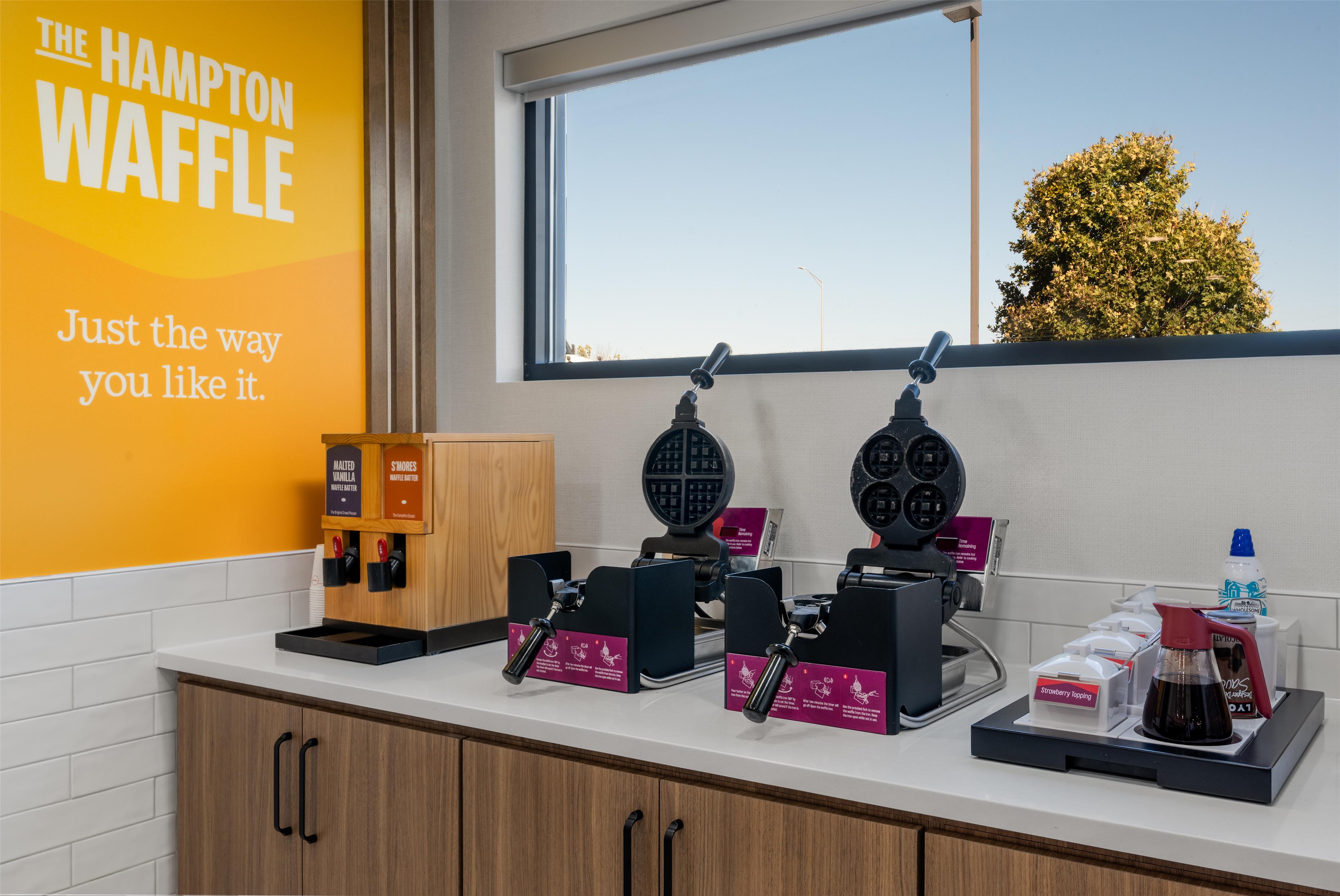 Breakfast Area | Hampton Inn Owensboro South