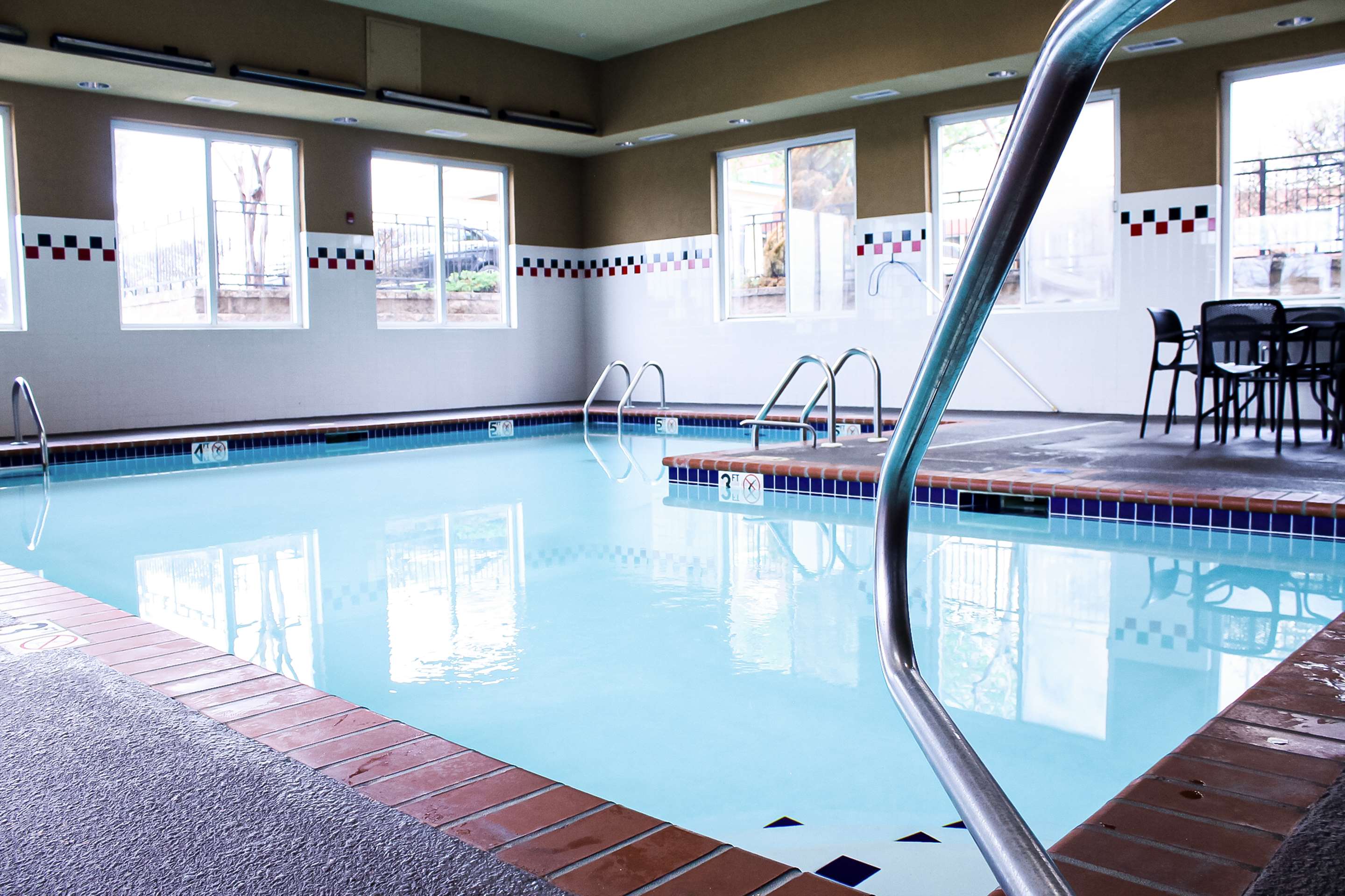 Pool | Hampton Inn Oxford-West