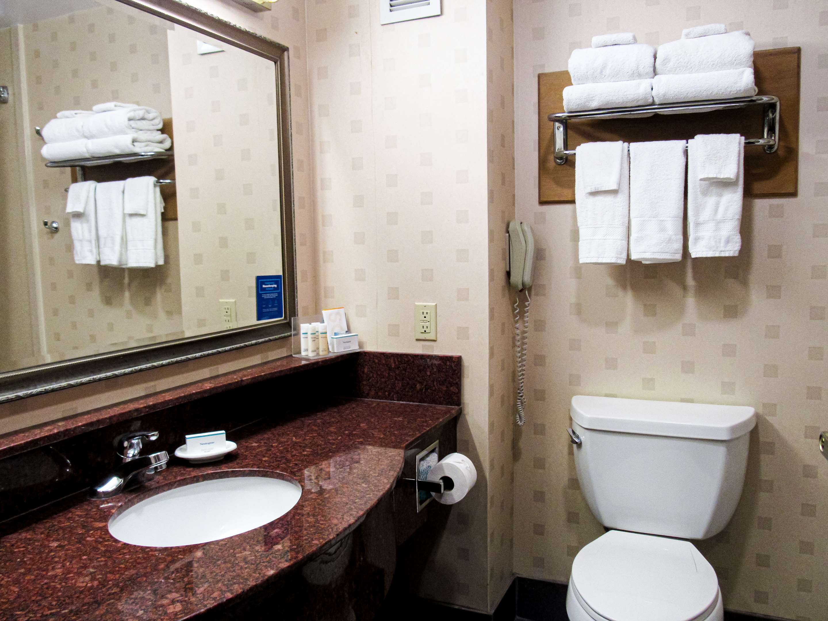 Guest room bath