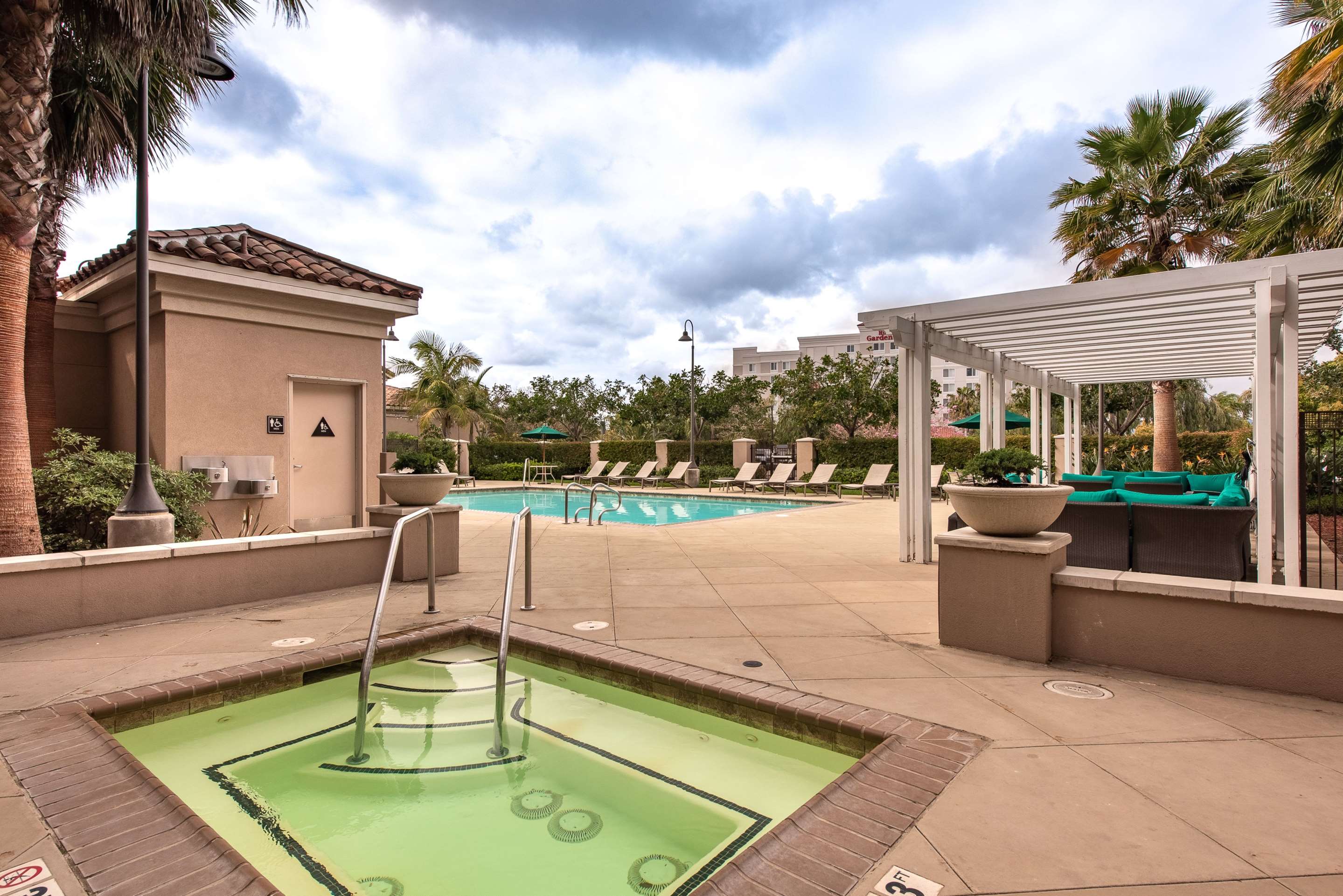 Pool | Homewood Suites by Hilton Oxnard/Camarillo