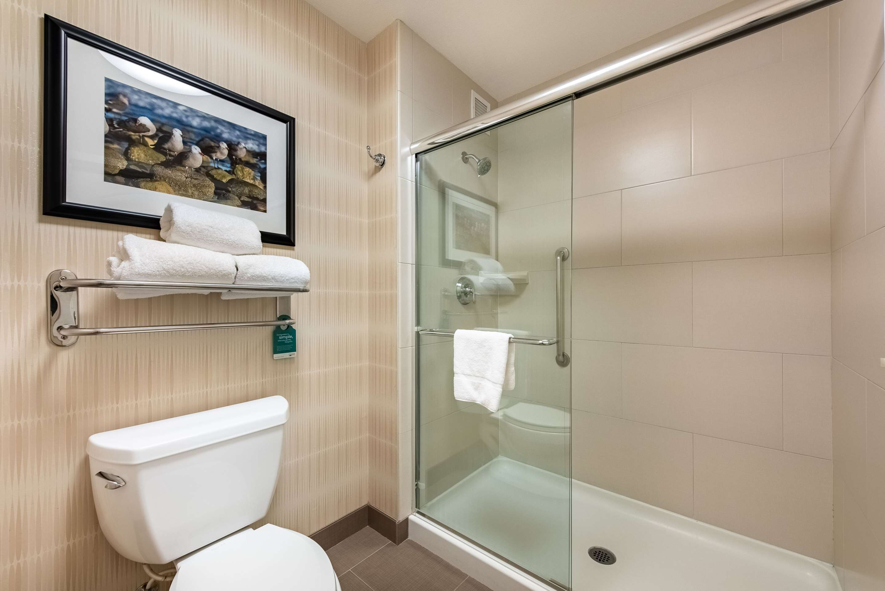 Guest room bath