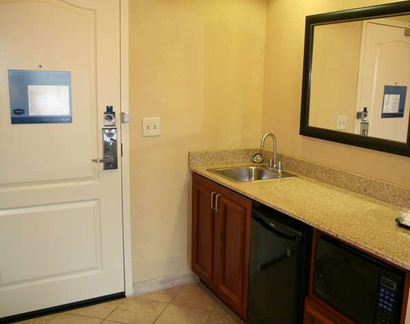  - Hampton Inn Paducah - I-24, Exit 4