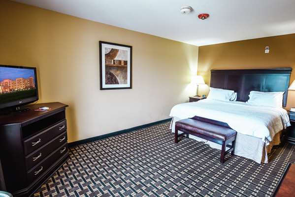  - Hampton Inn & Suites Pine Bluff - I-530, Exit 43