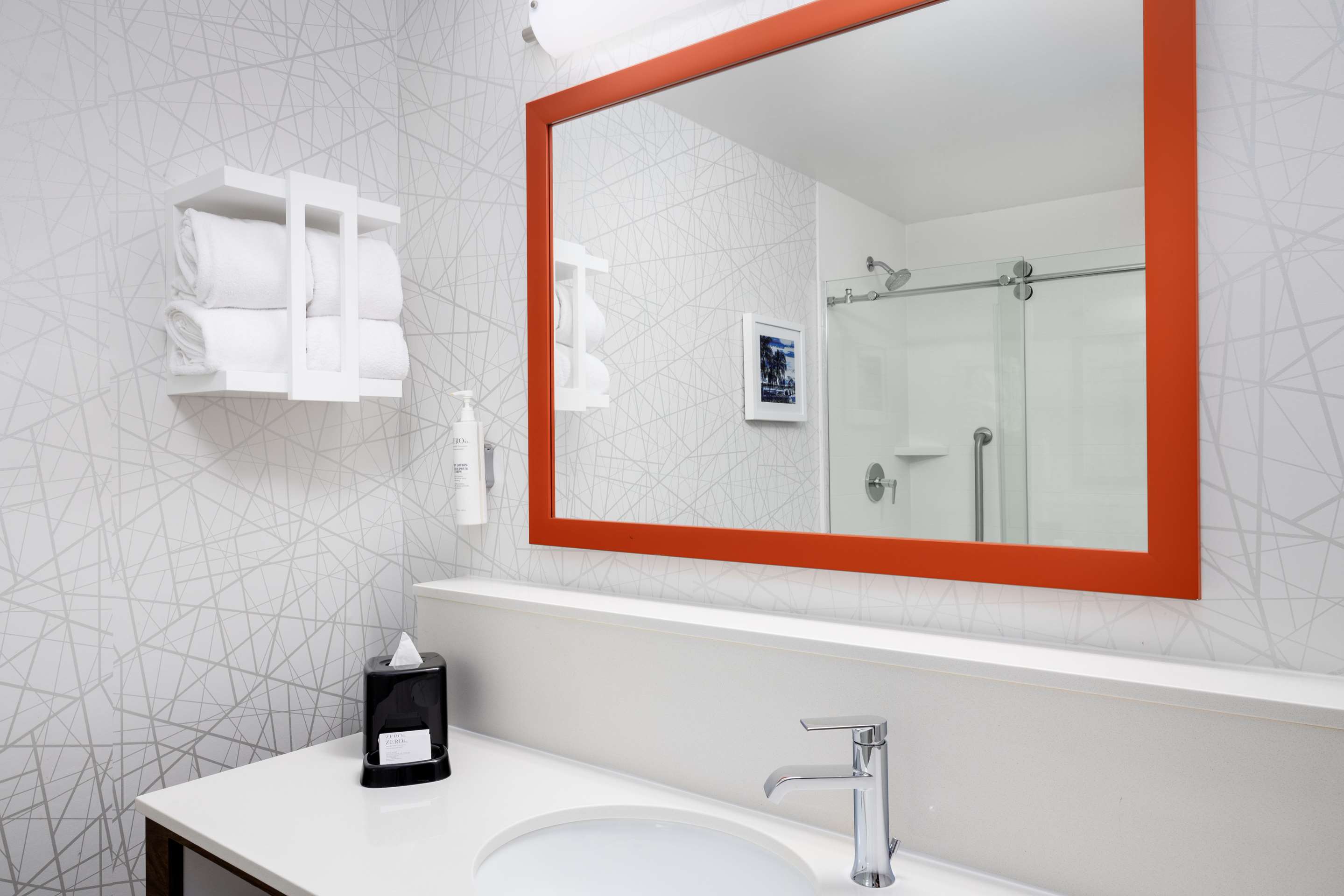 Guest room bath