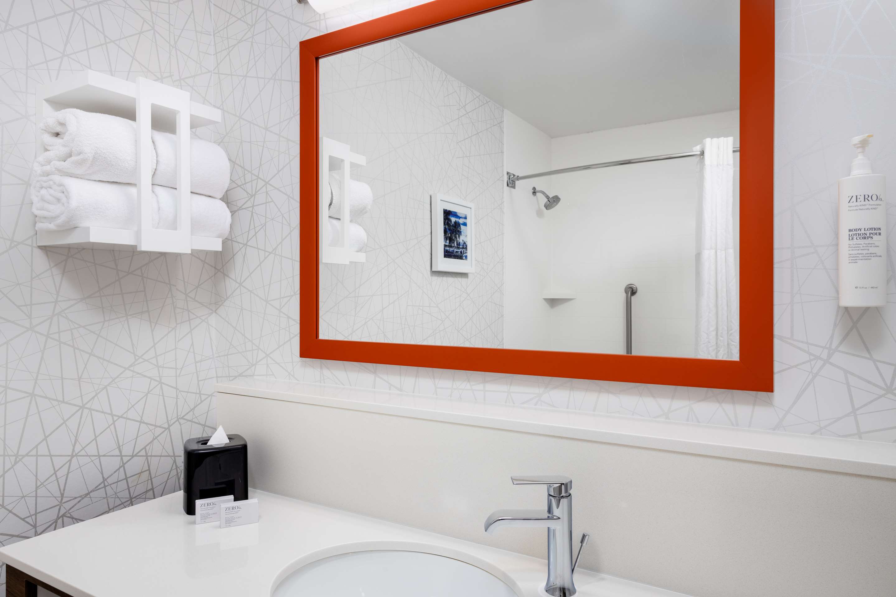 Guest room bath