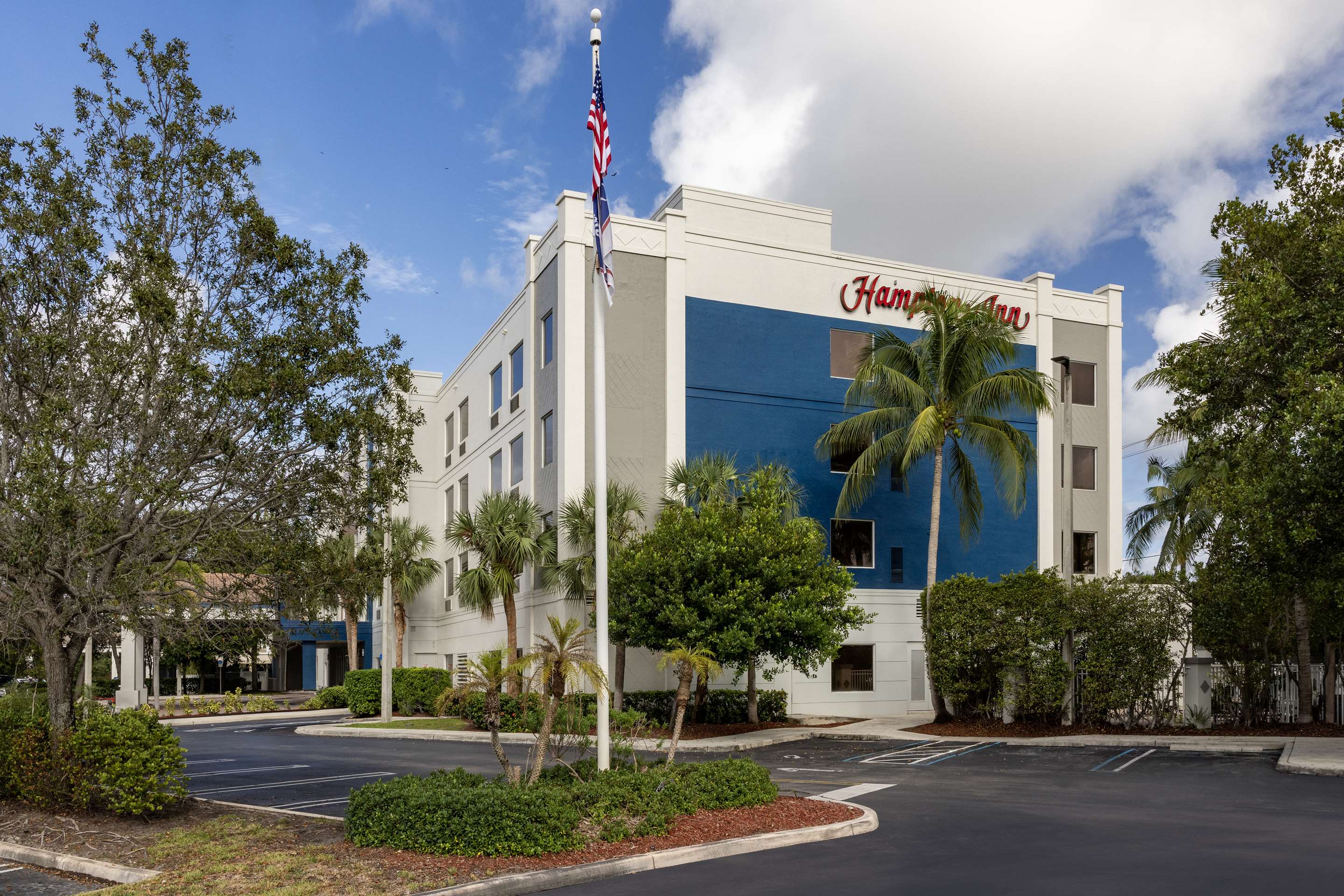 Exterior | Hampton Inn by Hilton West Palm Beach Central Airport