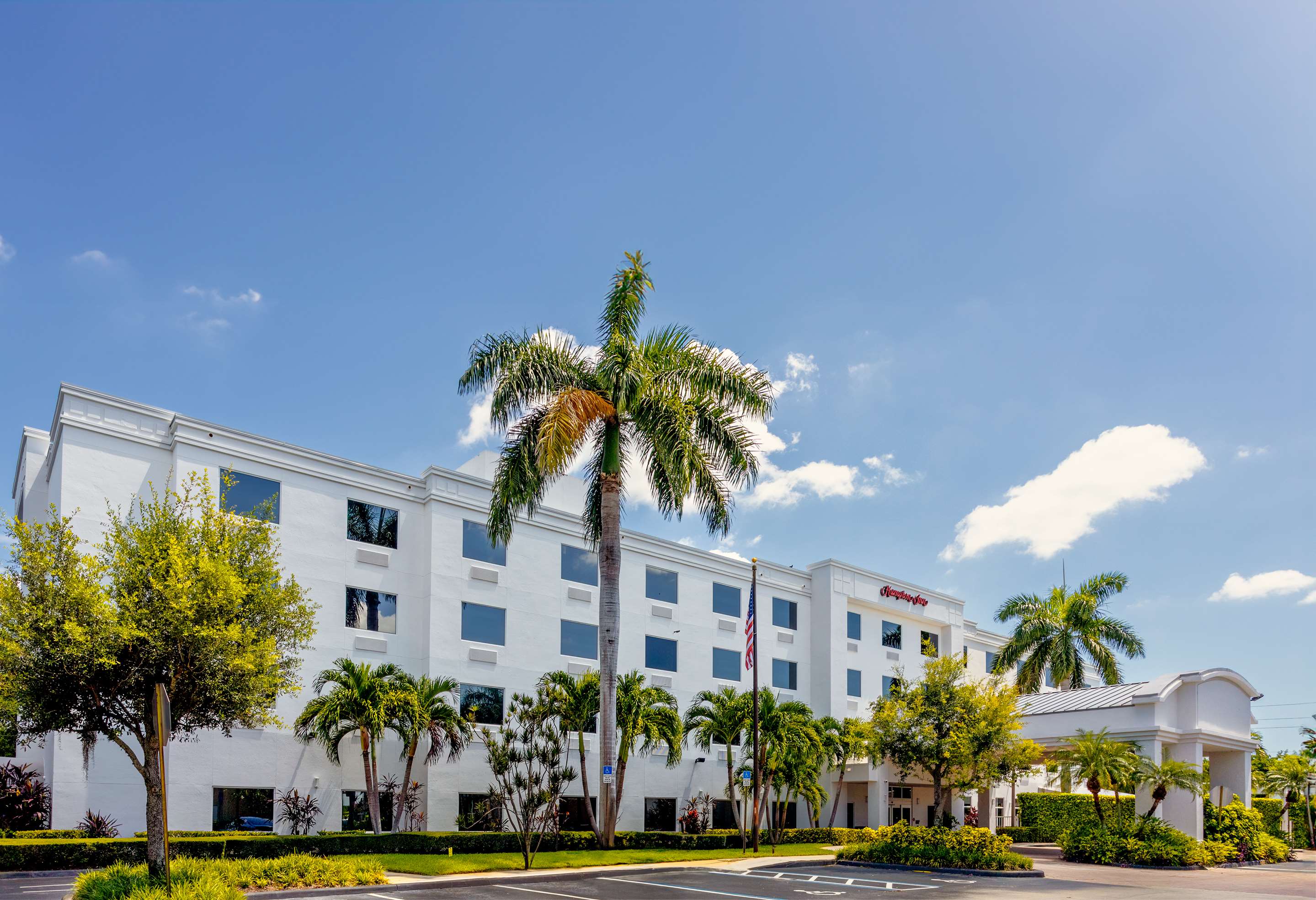 Exterior | Hampton Inn West Palm Beach-Lake Worth-Turnpike