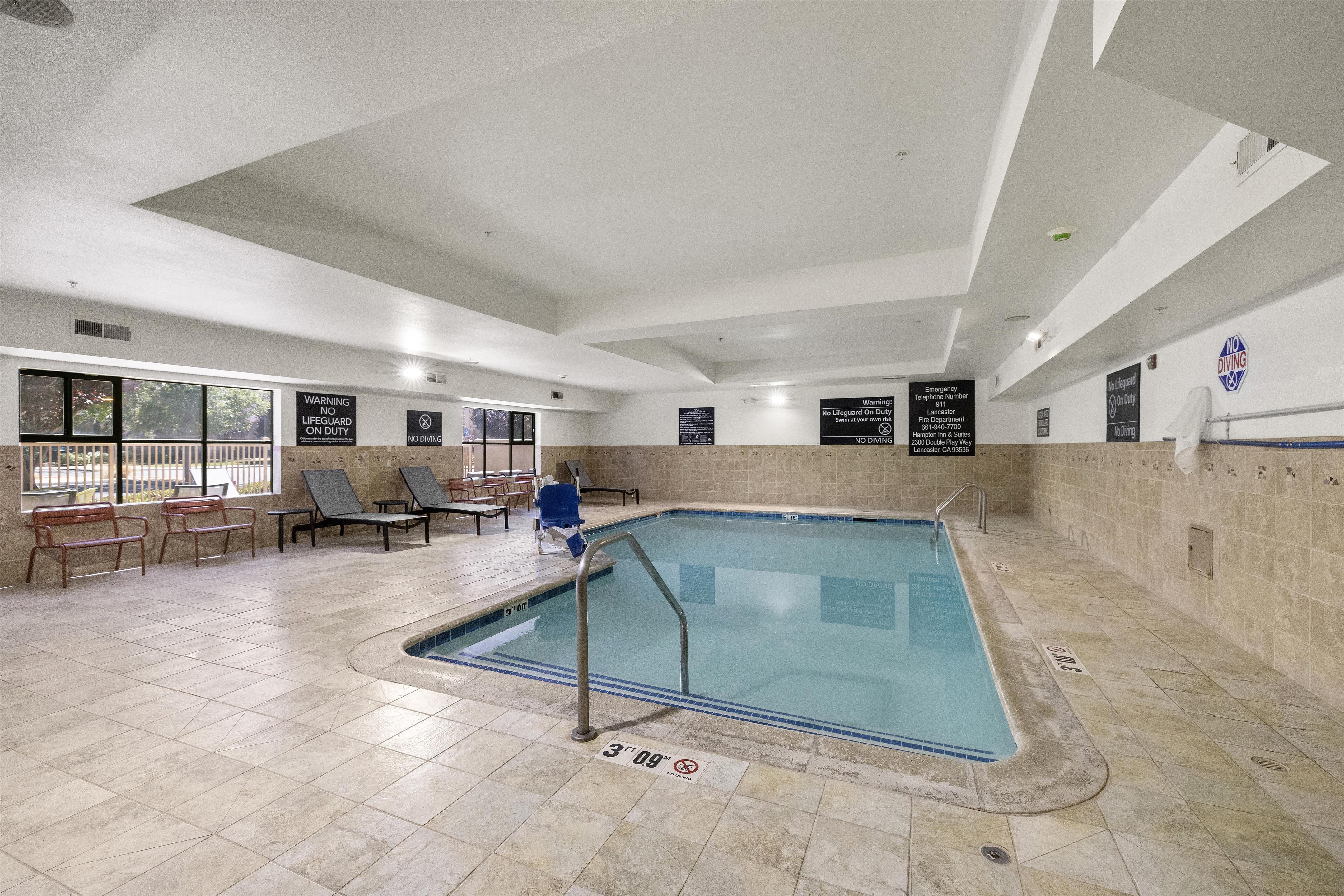 Pool | Hampton Inn & Suites Lancaster