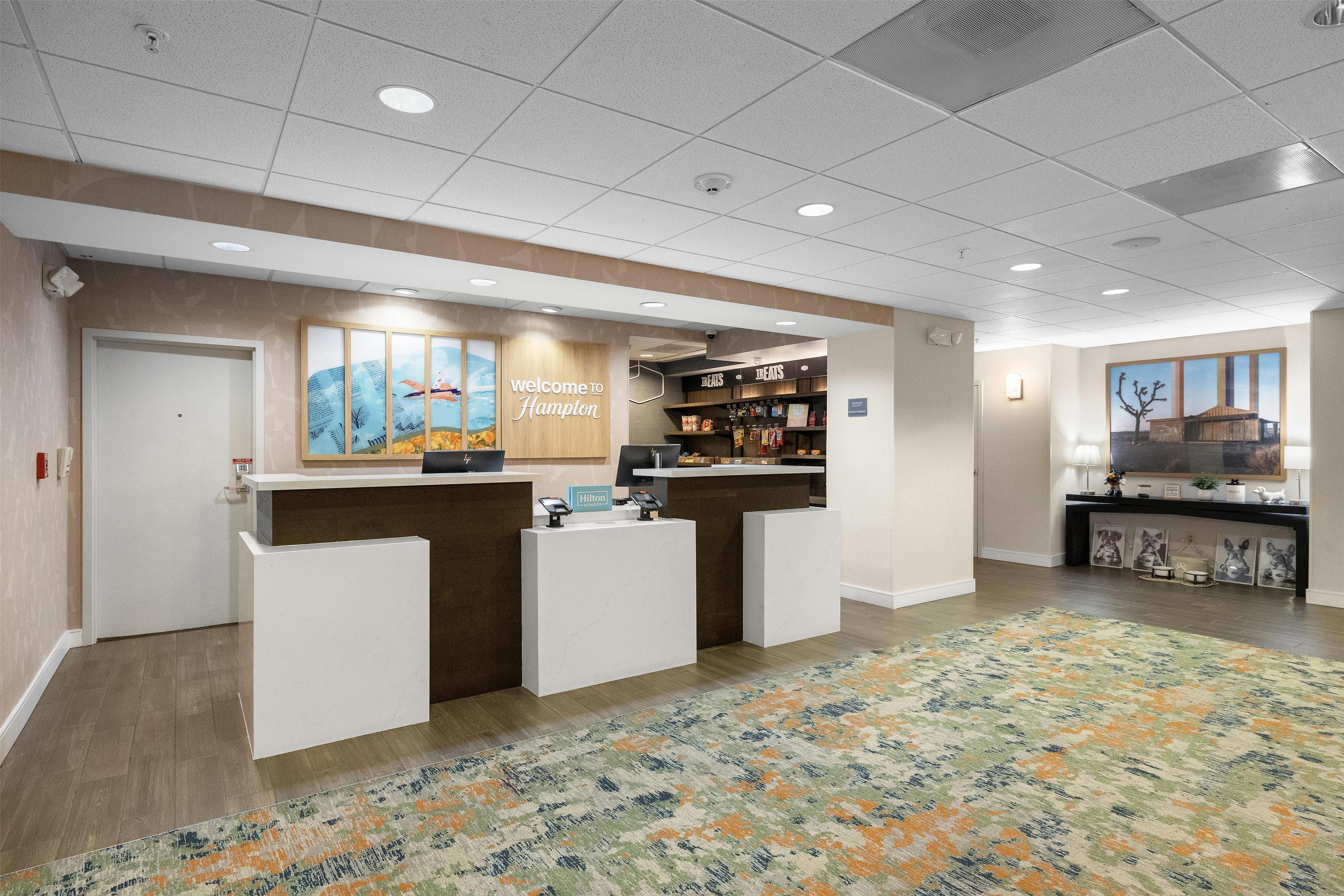 Reception | Hampton Inn & Suites Lancaster