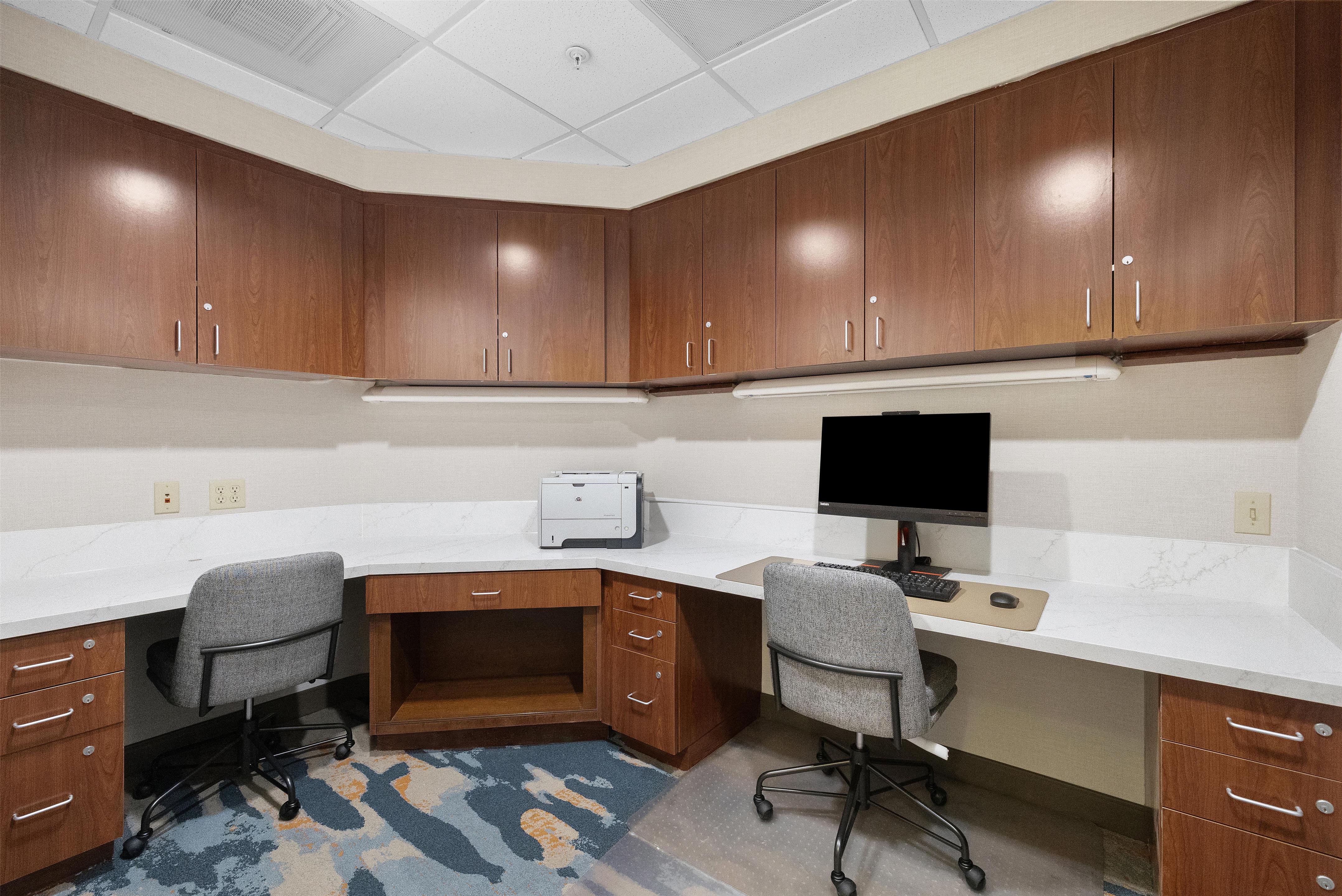 Business Center | Hampton Inn & Suites Lancaster