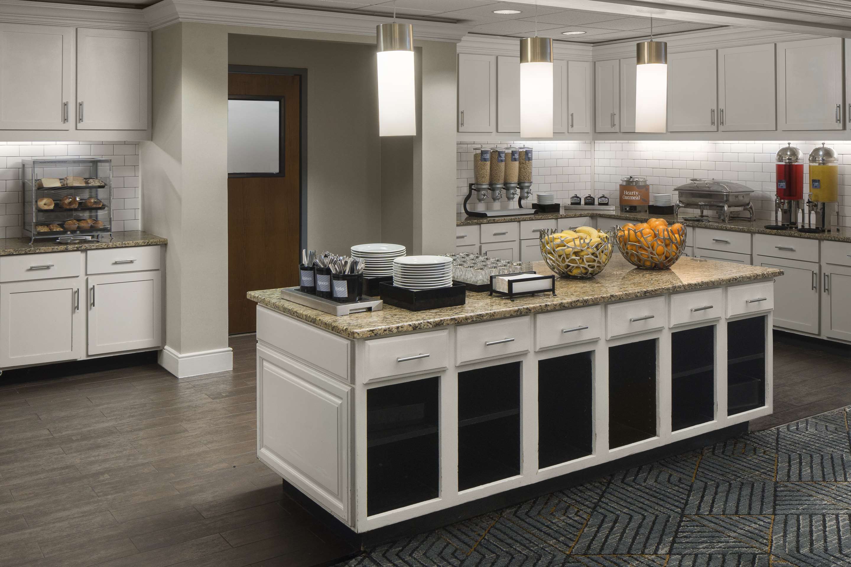 Breakfast Area | Homewood Suites by Hilton Hillsboro/Beaverton