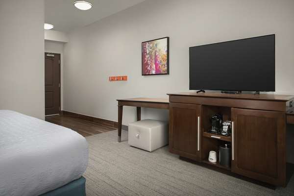  - Hampton Inn & Suites Hillsboro