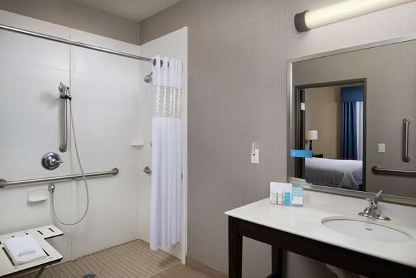  - Hampton Inn & Suites Vancouver