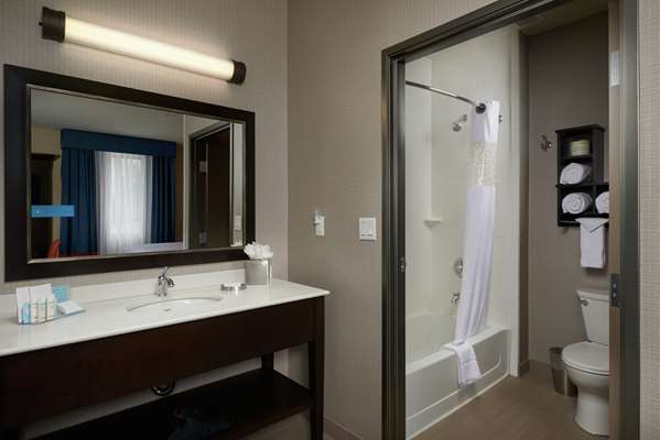  - Hampton Inn & Suites Vancouver