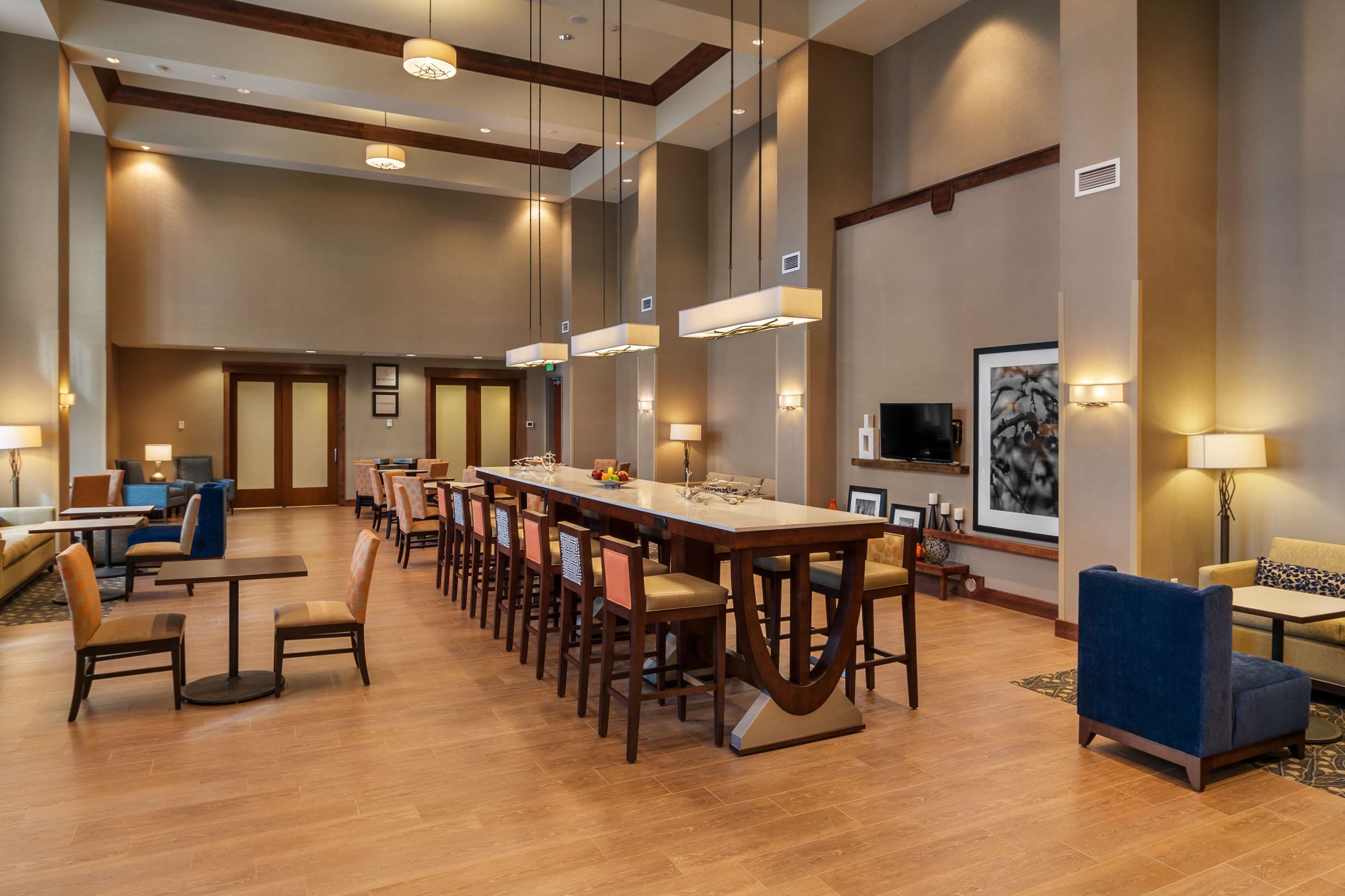Lobby | Hampton Inn & Suites Portland/Vancouver