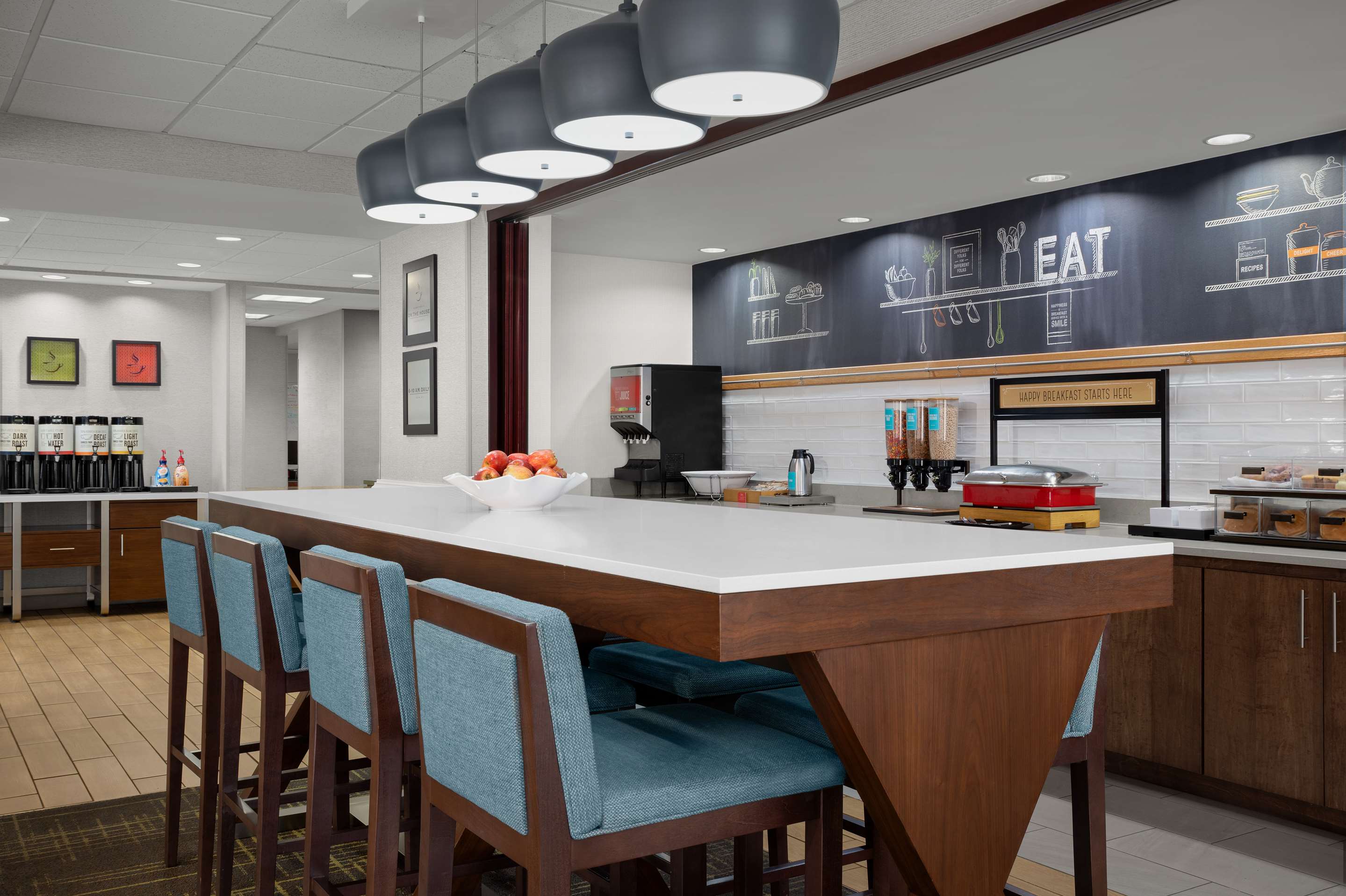 Breakfast Area | Hampton Inn Panama City Beach
