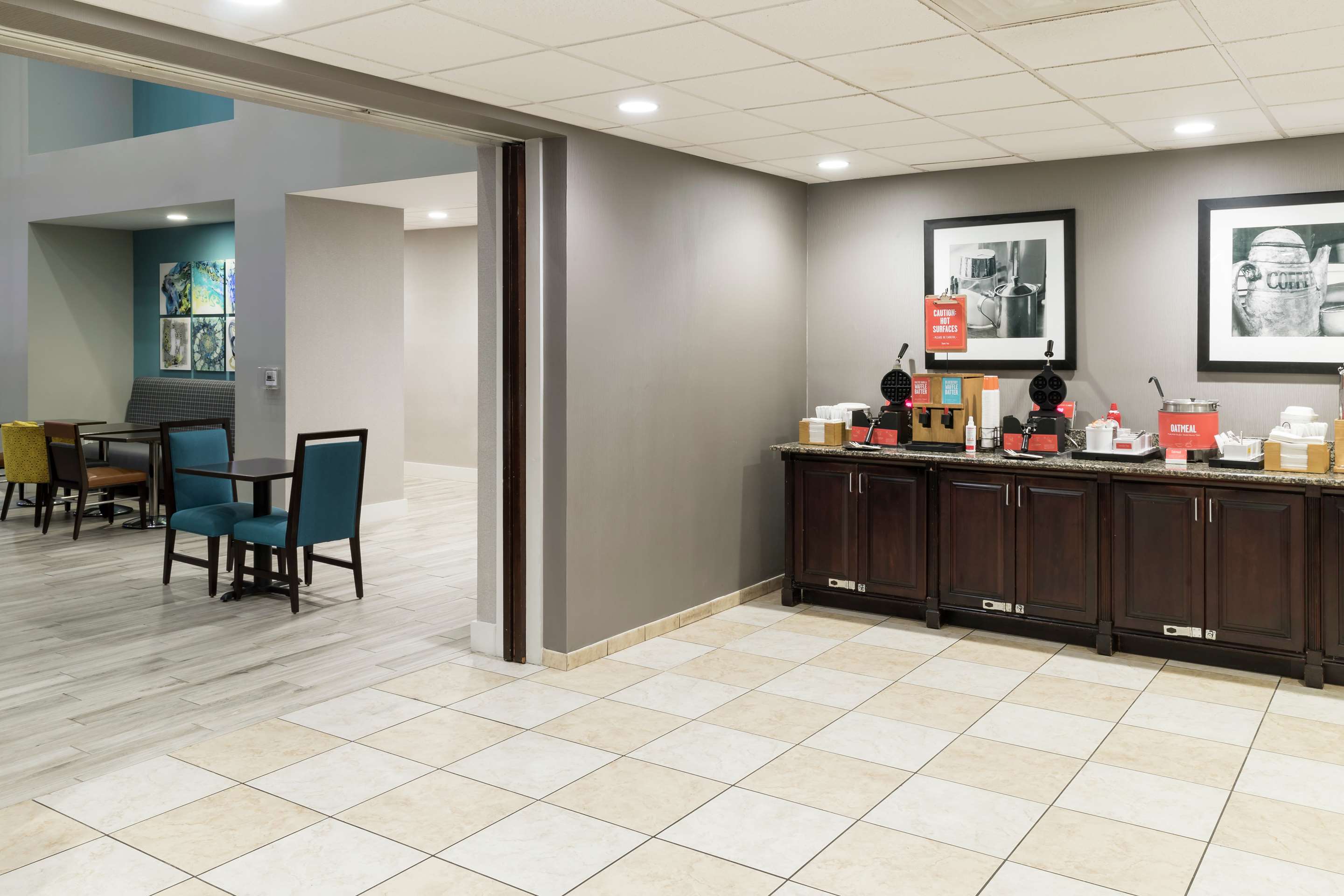 Breakfast Area | Hampton Inn & Suites Panama City Beach-Pier Park Area