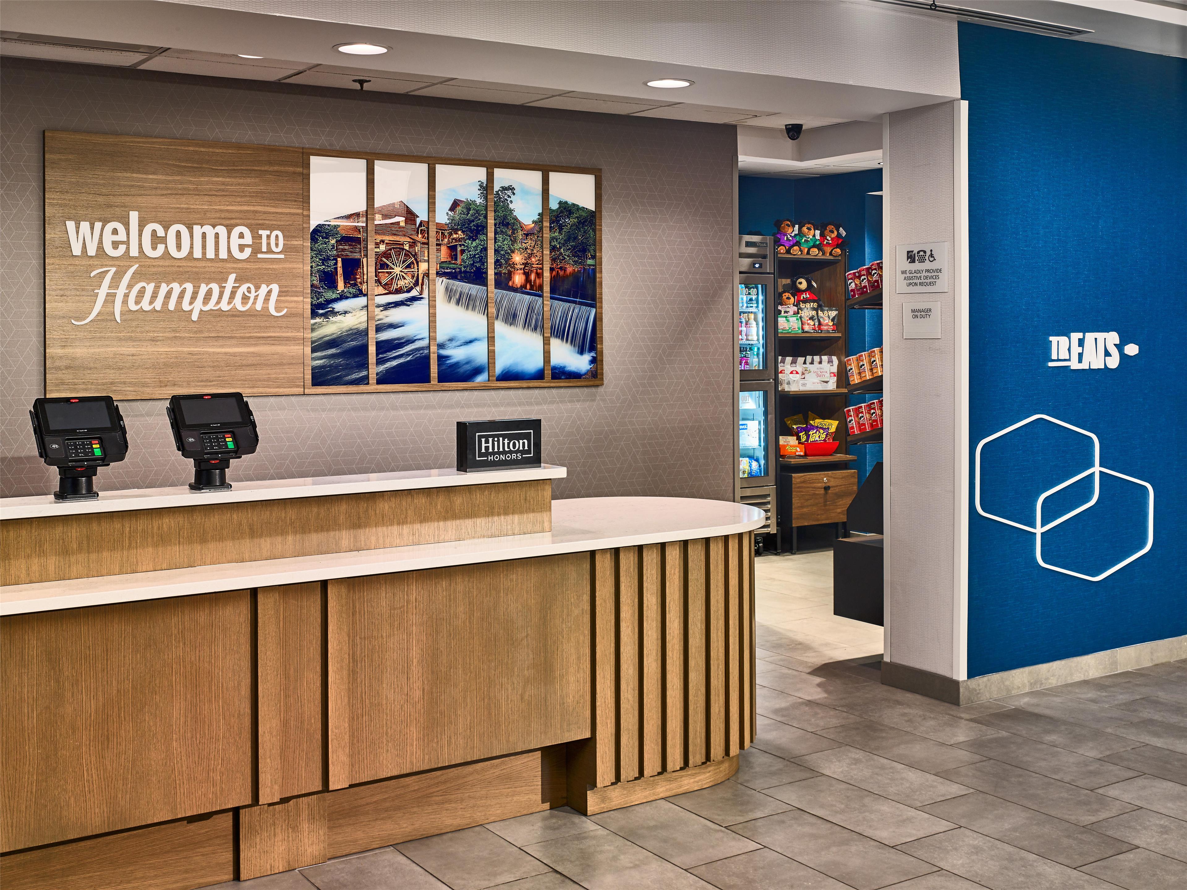 Reception | Hampton Inn Pigeon Forge