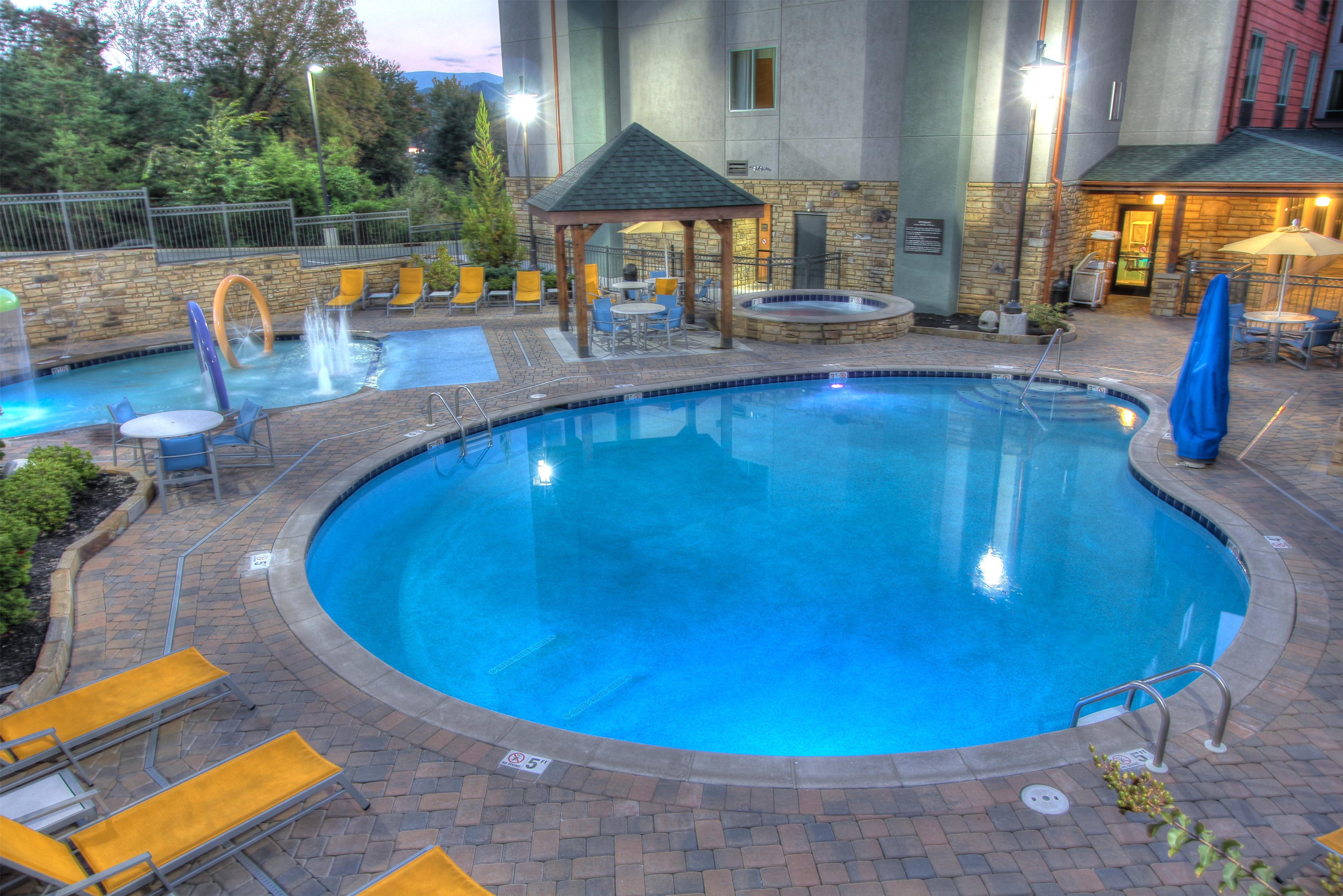 Pool | Hampton Inn Pigeon Forge