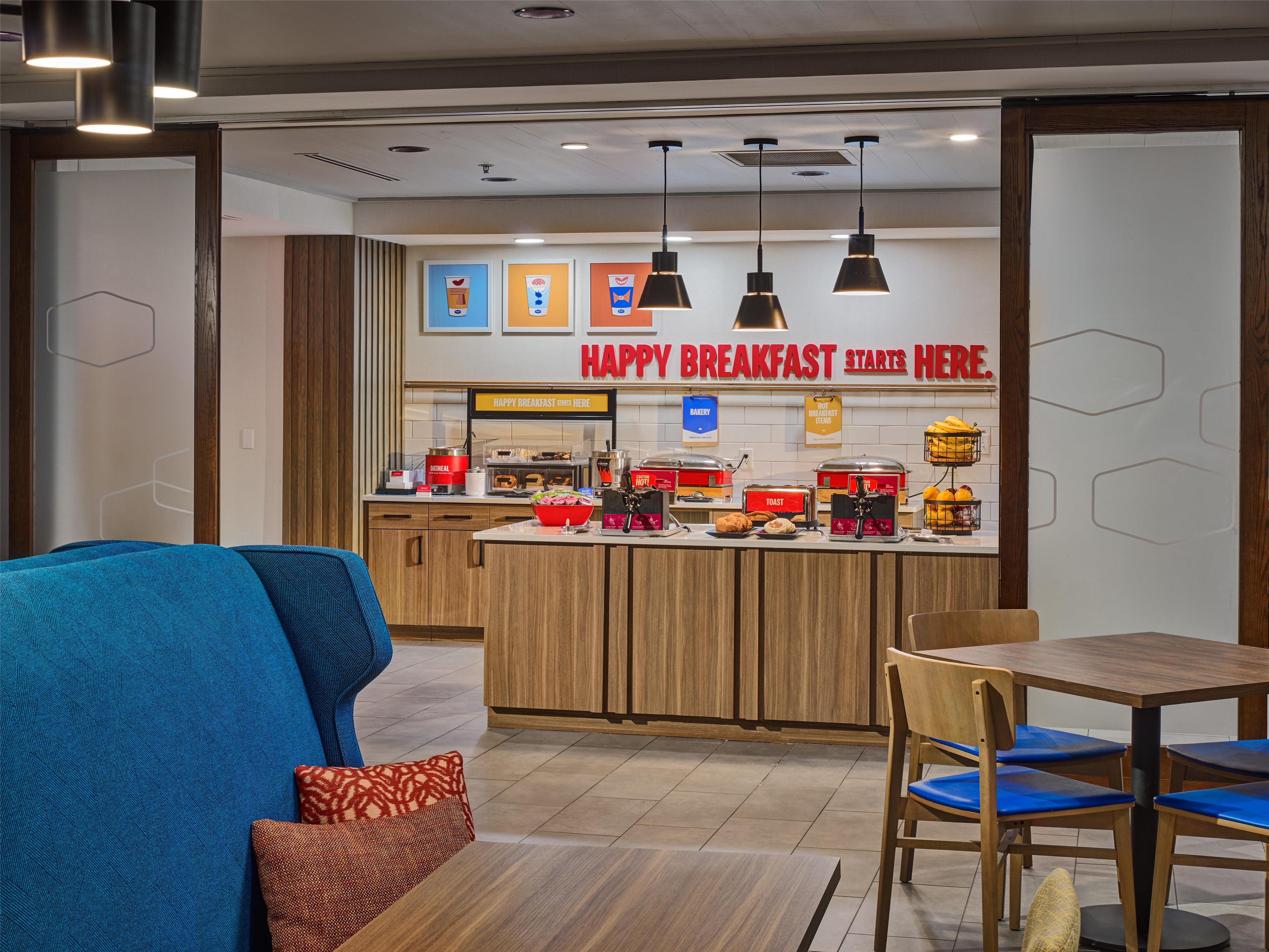 Breakfast Area | Hampton Inn Pigeon Forge