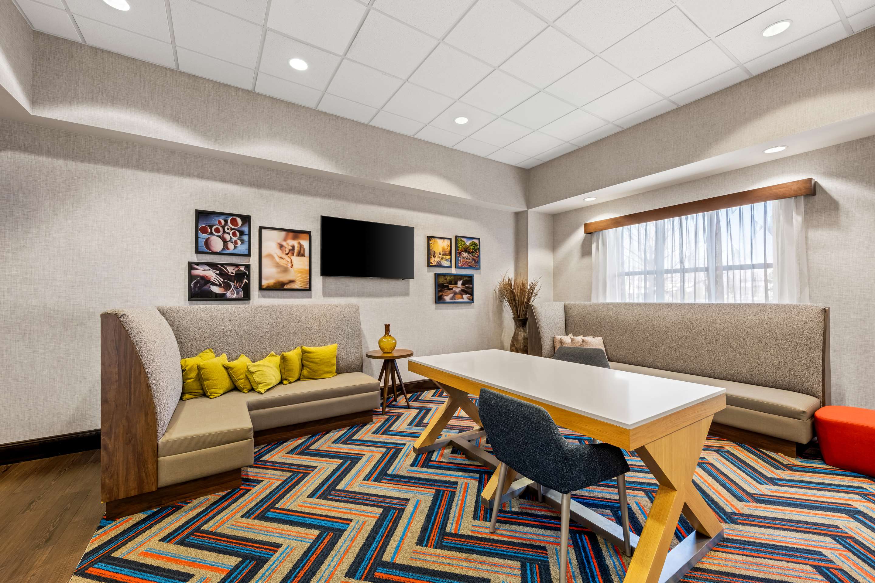 Breakfast Area | Hampton Inn Greenville