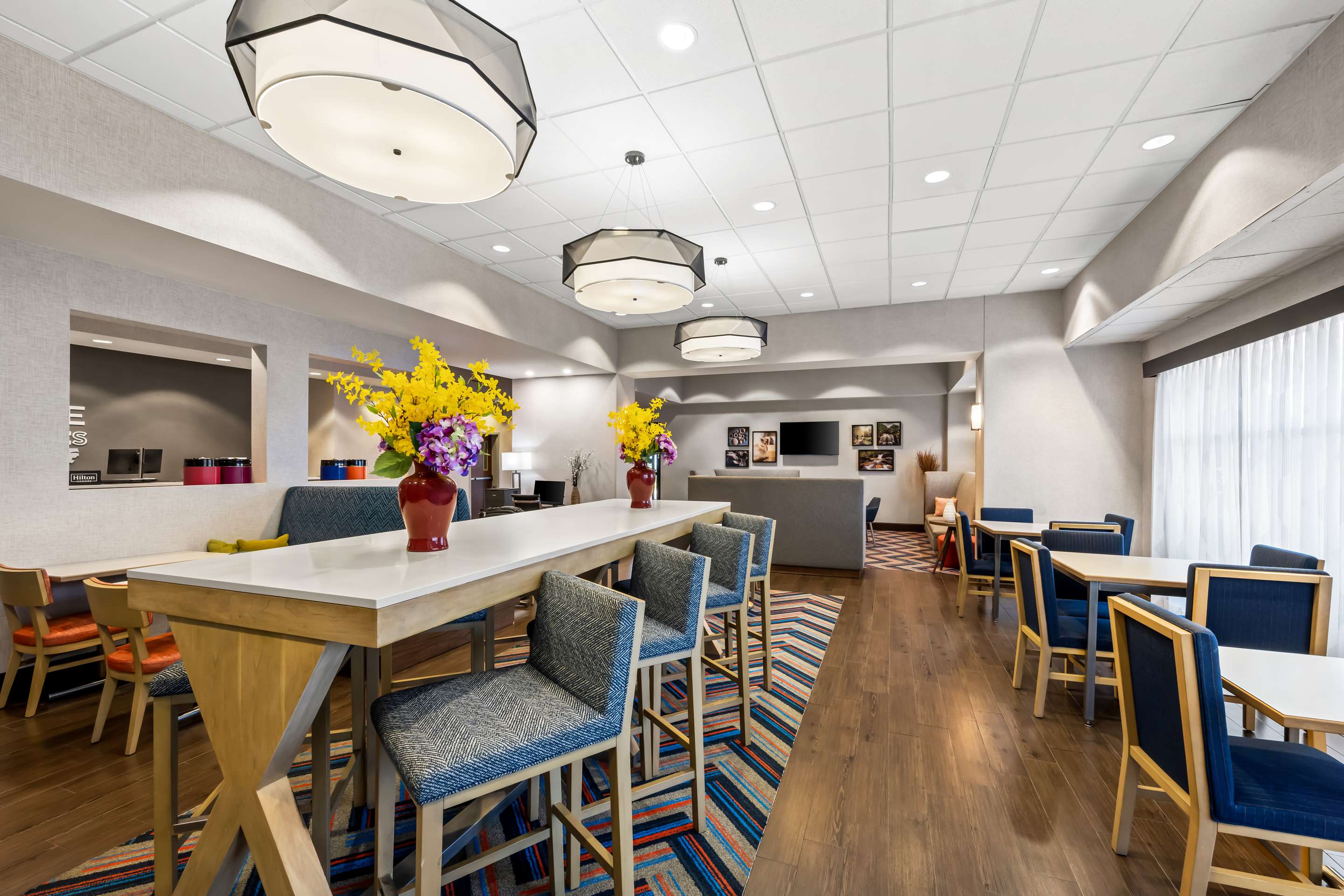 Breakfast Area | Hampton Inn Greenville