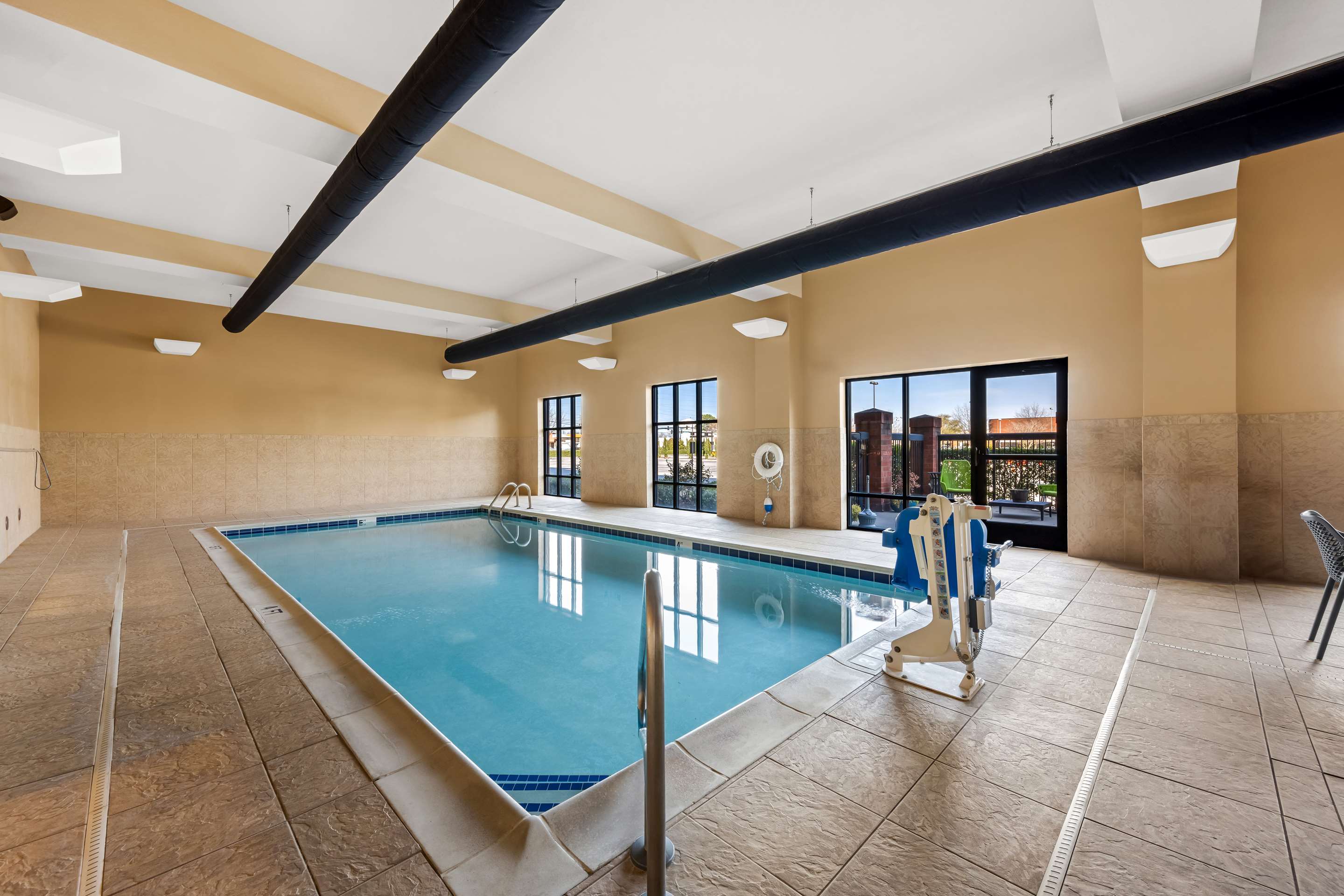 Pool | Hampton Inn Greenville
