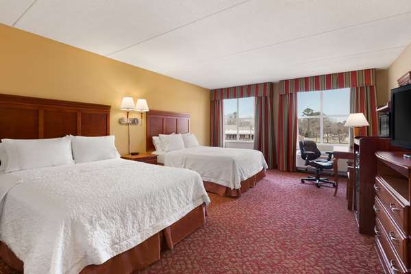  - Hampton Inn & Suites Historic District Williamsburg