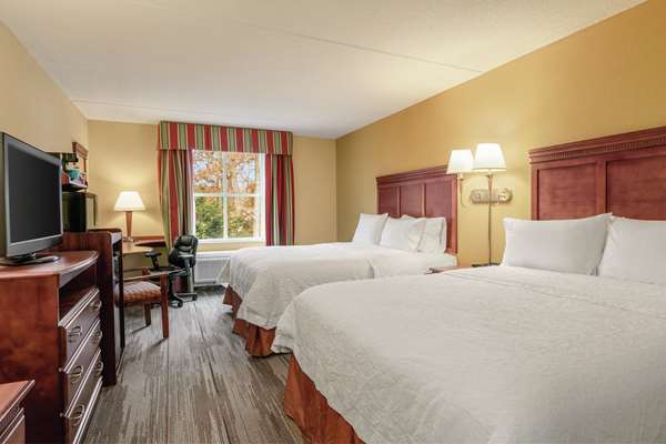  - Hampton Inn & Suites Historic District Williamsburg