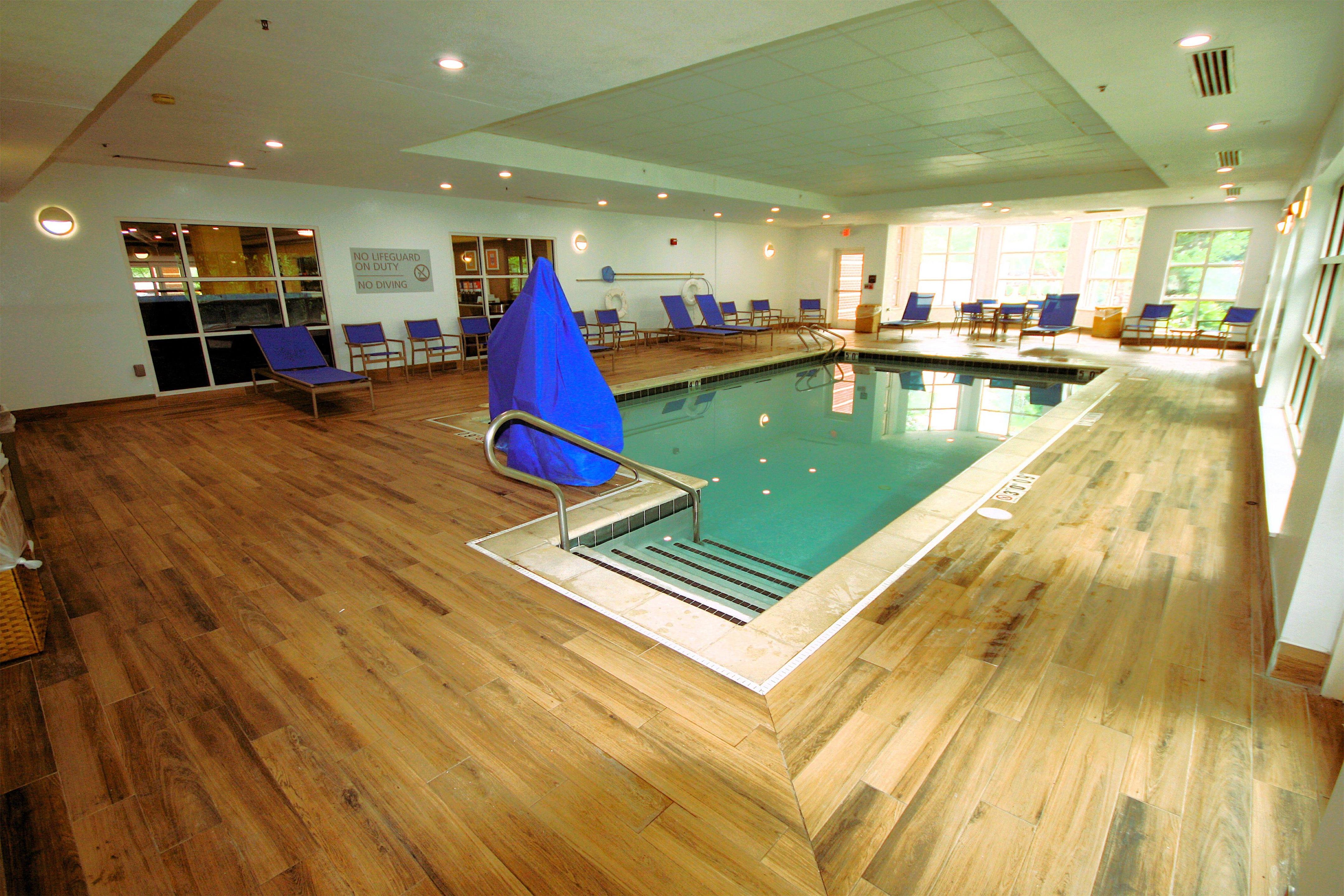 Pool | Hampton Inn & Suites Williamsburg Historic District