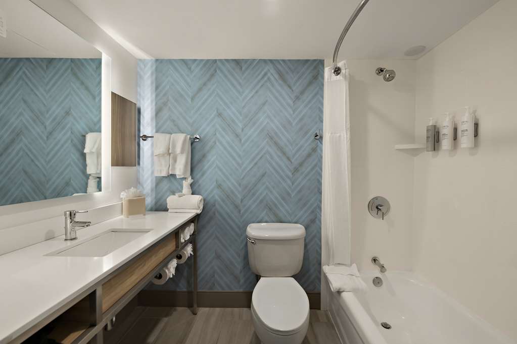 Hilton Garden Inn Williamsburg Room Type - 2QN SUITE HEARING ACC