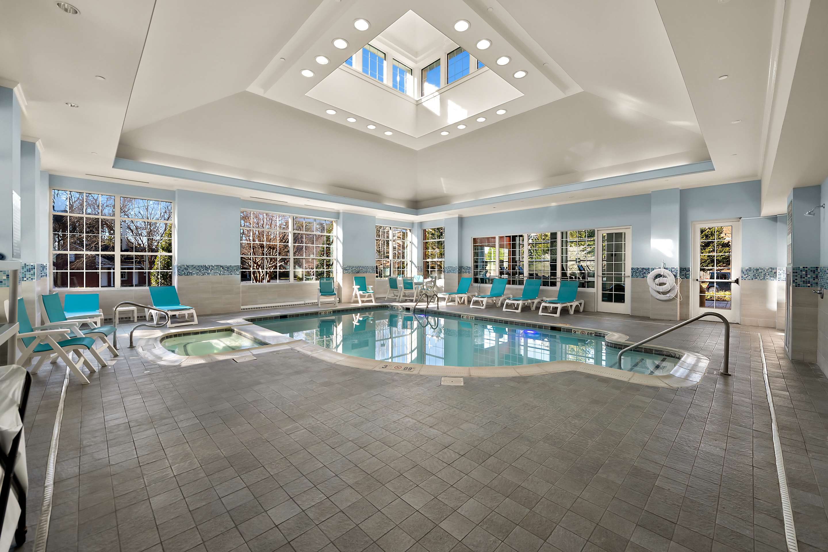 Pool | Hilton Garden Inn Williamsburg