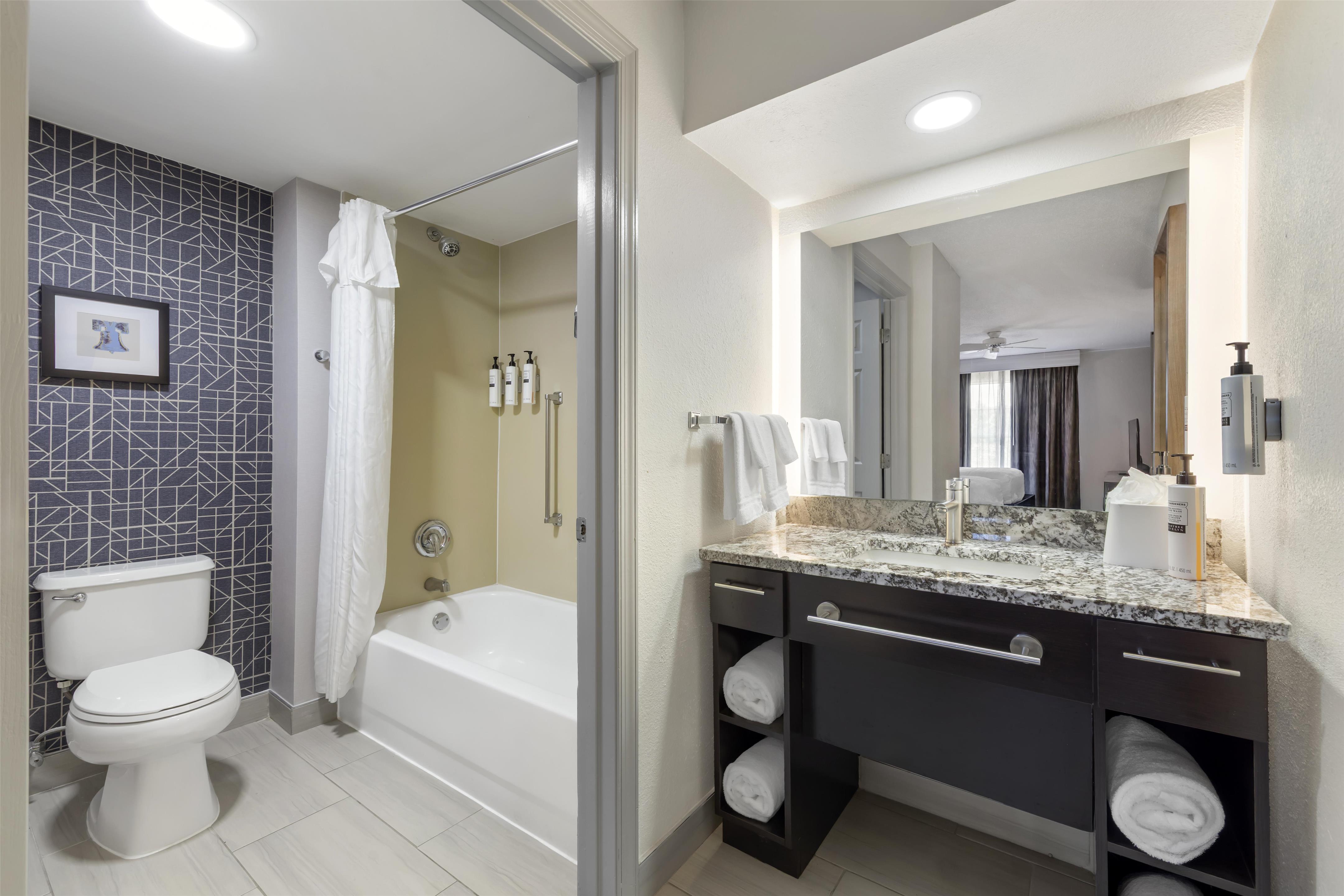 Guest room bath