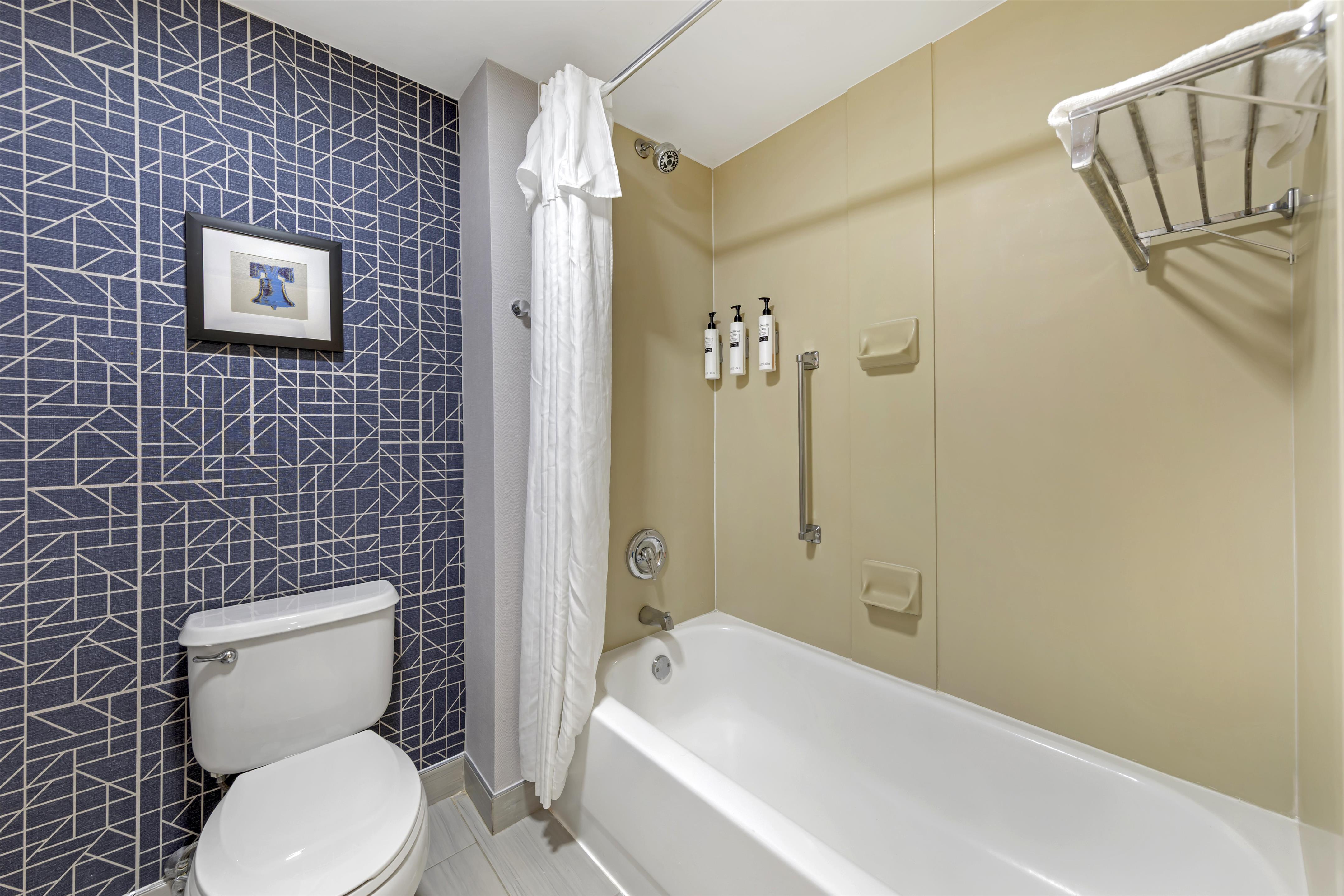 Guest room bath